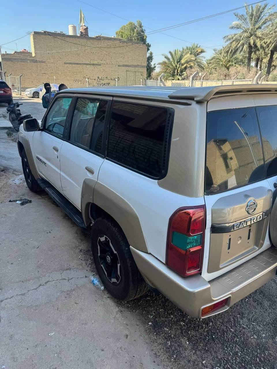 نيسان باترول 2008 محدثه 19  مزاد داخليه اوراقها كامله باقي بس دفع گمرك مكان السياره ديالى السعر ٧٥ بيها مجال بسيط ***********
