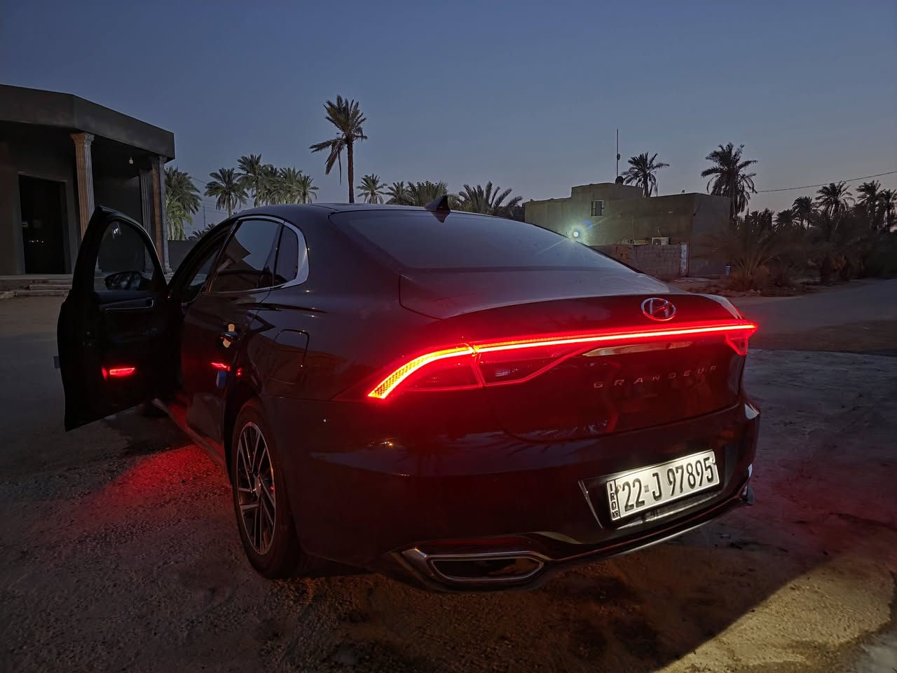 هونداي ازيره كوري غاز 2022
كفاله عامه من الضربه مراوس بيع 
سياره كوري داخله 4قطع رش بدون فتح 
بسمي هزه جديده 
مواصفات بصمه  1/1 فول عده لفتحه 
رادار امامي توقف ذاتي نقطه عمياء تشغيل عن بعد صندوق ذكي يفتح عند القتراب ترحيب عند القتراب سايد بريك اوتو لايت اوتو 3انضمت قياده قياده ذاتيه مثبت سرعه كير شفاتات ستيرن     تخم تواير جدد باتري جديد ماتصرف عليه ربع 
اذا شراي راسني وبل خدمه   
تصل ***********
الموقع السماوه
