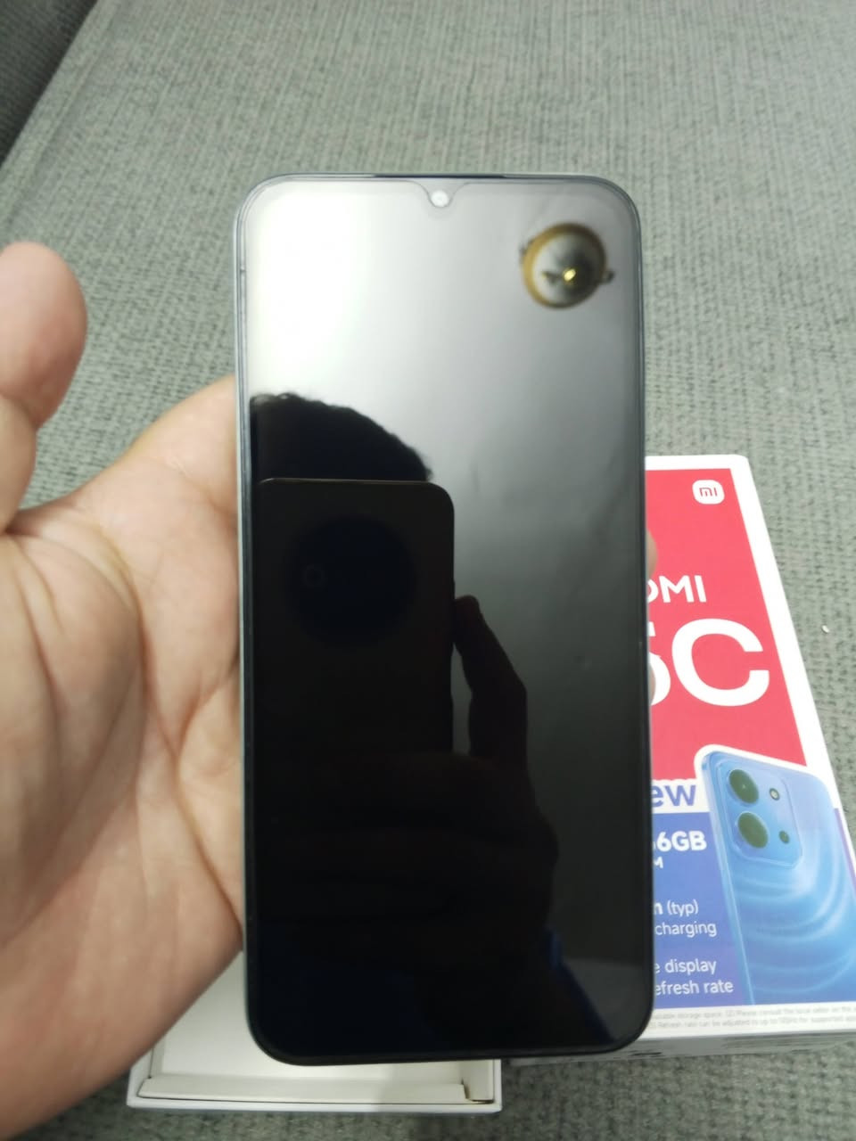 السلام عليكم
تليفون ريدمي (Redmi 15C)
لونه الأخضر النعناعي
المواصفات 
بحجم الشاشة 6.9 
الذاكرة العشوائية (الرام): حتى 16 جيجابايت (مع الذاكرة الافتراضية)
ذاكرة التخزين الداخلي
256 جيجابايت 
الكاميرا الخلفية بدقة 50 ميجابكسل (مزدوجة بالذكاء الاصطناعي)
البطارية بسعة ضخمة 6000 مللي أمبير 
دعم الشحن السريع بقوة 33 واط
مستخدم فقط اسبوعين مكاني بغداد حي جميلة 
السعر بـ ١٨٠ وبي مجال بسيط 
تواصل خاص او على الرقم
***********
***********

