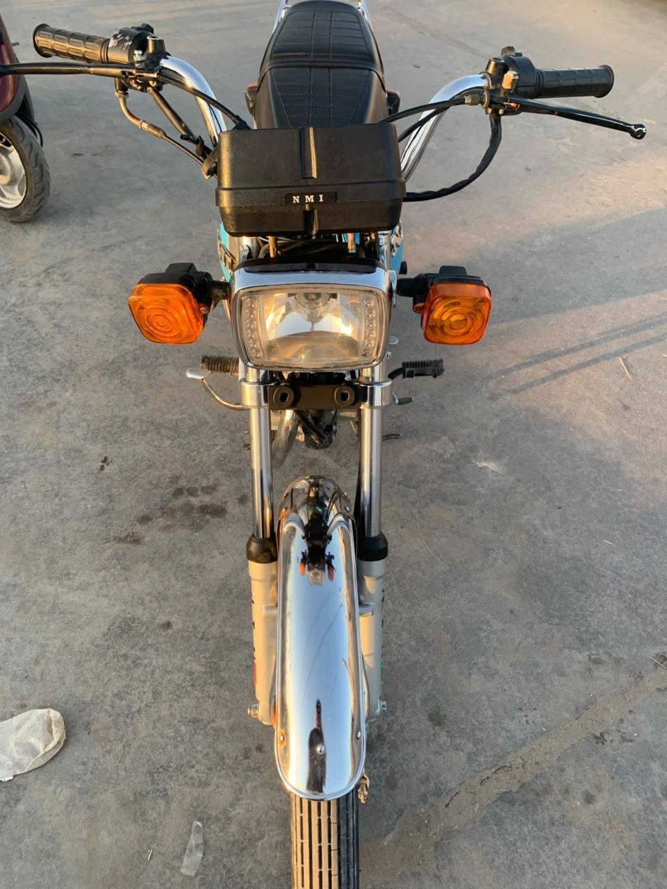 سلام عليكم دراجه نامه متياز مديل 24 وراق كامله دراجه نضيفه كلها شغله بيها شلعه فول السعر 550وبيها مجال بسيطه الرقم ***********
