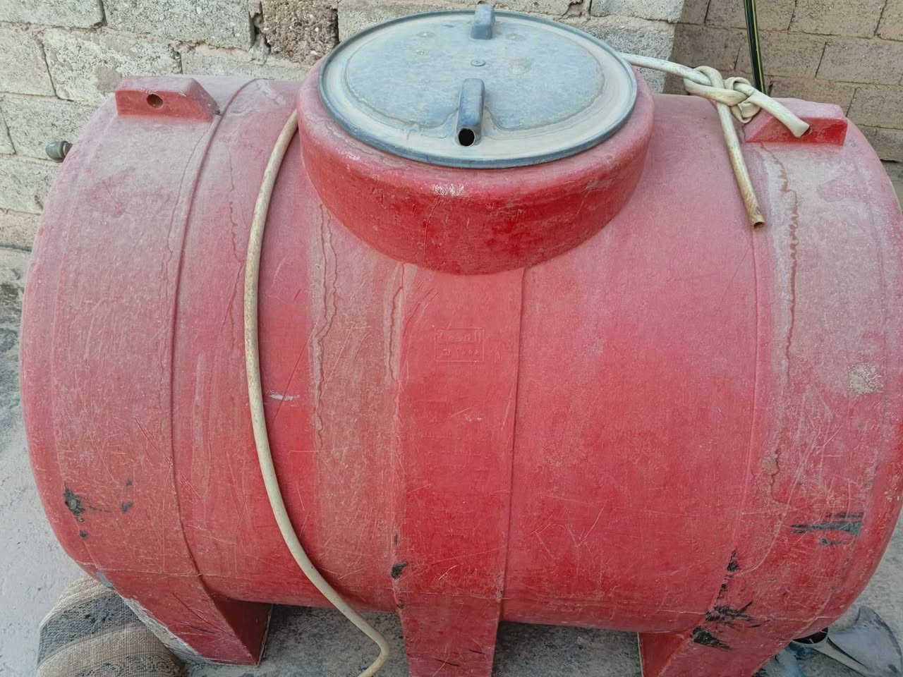 السلام عليكم كيزر اصلي خارج المليوم وداخل مغلون اصلي ما يزنجر حجم كبير 180لتر
تانكي ماء الف لتر مثقوب  وملحوم يعني نص عمر مع مطور ماء نحاس اصلي
قيم واخذ
