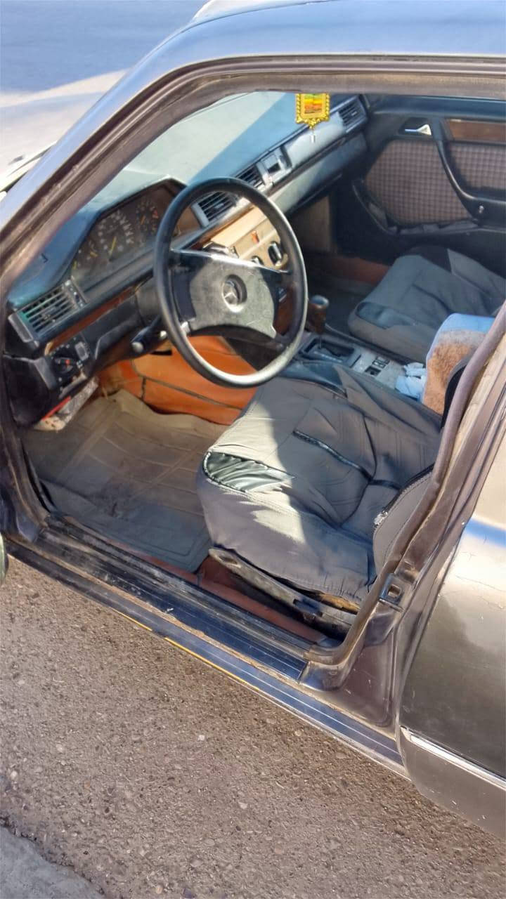 السلام وعليكم  سياره مارسدس  محدثه 92 سنويه ال 2029 مشروع وطني رقم قادسيه  كهرباية شغال  محرك وكير مكفولة  تبريد نقص غاز  تايرات نضيف   بعد شوفت عينك تحويل شوكت مايعجبك مكاني ديالئ شهربان 
 رقم‏‪***********‬‏ سعر 32 بيها مجال
