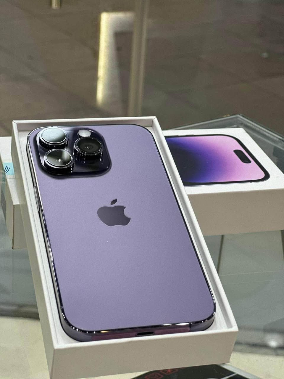 ايفون 14 برو ماكس
الشريحة : دبل شريحة مو تك

لون : بنفسجي 💜

ذاكرة : 256GB 

بطارية : 78 🔋

نظافة : %100 شخط مابي بس جهه الكفر بعد تعرفون 

نموذج : Ⓜ️

الملحقات : كارتونة وانطيك كيبل 

العنوان : كربلاء  

السعر : 825 ♥️

للاستفسار  متواجد عالخاص او واتساب ***********

نص مكتوب في الصور:
- ١:٢٧
- < البطارية
- حالة البطارية والشحن
- رسالة مهمة حول البطارية
- حالة بطاريتك متدنية جدًا. يمكن أن يبدل أحد مزودي خدمة
- Apple المعتمدين البطارية لاستعادة الأداء والطاقة
- القصويين.
- العثور على خيارات الخدمة...
- ٧٨%
- الحد الأقصى للقدرة
- هذا قياس لقدرة البطارية مقارنة بقدرتها عندما كانت جديدة. قد
- تسبب القدرة المنخفضة بتقليل ساعات الاستخدام بين عملية الشحن
- والأخرى.
- أقصى قدرة للأداء
- ستساعد الأنظمة المضمنة في النظام والمكونات في تخفيف آثار الأداء
- التي قد تلاحظها أثناء التقدم الكيميائي في عمر بطارية iPhone.
- شحن البطارية المحسن
- للحد من استنزاف عمر البطارية، يتعلم الـ iPhone من عادات الشحن
- اليومية، بحيث ينتظر ولا يتجاوز ٨٠٪ حتى يحين موعد حاجتك إلى
- استخدامه.