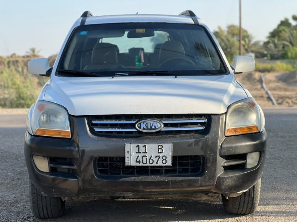 سلام عليكم سبورتك موديل 2007 فول مواصفات 6سلندر فور ويل دفع رباعي فتحه سقف شاشه منظومة تبريد وتدفئة تخم تاير باتري جديد گير ومكينة خير من الله كهربائيات كلها شغالة  بأسمي شخصياً تريد تحويل أو وكاله العنوان بغداد السعر 107وبيها مجال بسيط 
للاستفسار اتصل ***********
