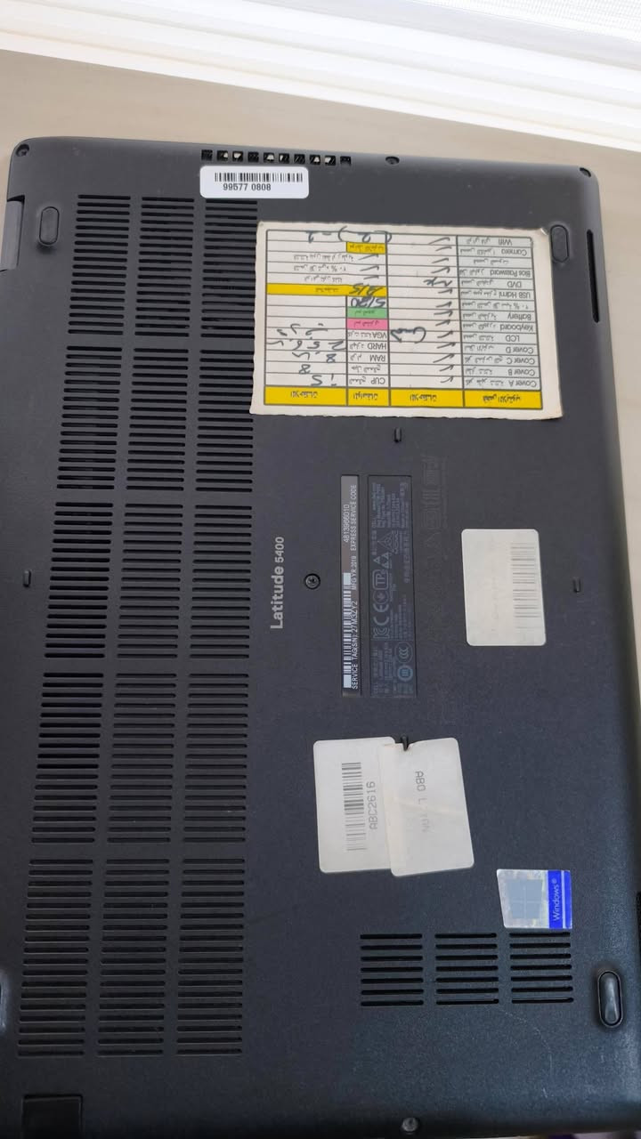200

لابتوب ديل
السلام عليكم 
يتوفر لابتوب لمس ديل بالة موديل Dell latitude 5400 من الجيل الثامن شاشة حجم 14 لمس متعدد وسريع
مواصفات:-
Dell latitude 5400

I5-8TH gen U series 

16GB DDR4 ram

Intel UHD 620 

256GB SSD 

14.1 FHD multi touch 
بطارية 4 ساعات واكثر حسب الاستخدام، جداً مناسبة للدراسة والتصفح والالعاب الخفيفة.
السعر 200 الف دينار تأتي مع الشاحن الاصلي وحقيبة.
تواصل *********** / موصل
