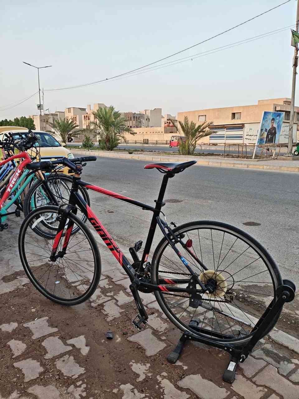 سلام عليكم
متوفر دراجه هجين GIANT CROSTAR 🚴‍♂️

معدن المنيوم بالكامل 💯

سستم  SHIMANO 8×2 

 تُعد واحدة من أخف الدراجات الهجينة في فئتها بوزن يقل عن 10kg

قياسM فريم 50Cm 

قياس اطارات 28وقابل للتزويد 

دراجه باله غير مستخدمه بالعراق نظافة 90% ✅

تفاصيل اكثر خاص 

متوفر توصيل جميع المحافظات 
***********
