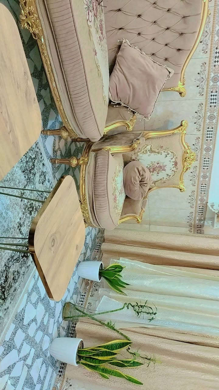 تخم ملكي مصري • مقاعد بسحاب • ضرر بالتاج