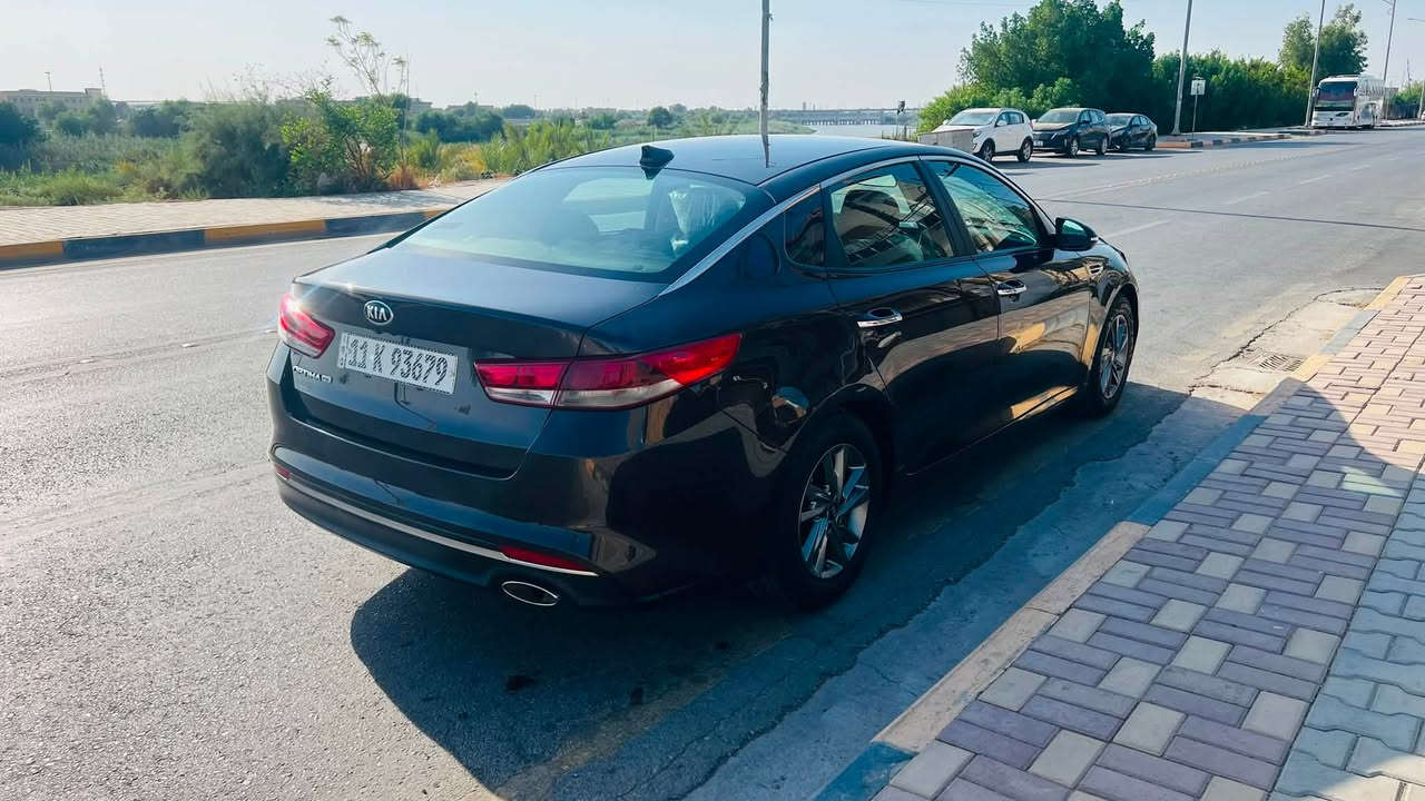 تحيه طيبه…❤️
سياره للبيع نوع كيا اوبتيما 
موديل ٢٠١٨ 
رقم بغداد باسمي حره تحويل مباشر سنويه مجدده الى ٢٠٣١ 
ولوحات دولي وهزه جديده 
لون جوزي 
.
وارد امريكي حادثها بنيد فقط بدون دواخل لغد شاصي كفاله من الصبغ وعندي سونار بيها وانت تفحص سونار من جديد يطلع غير البنيد صبغ اتحمل تكاليف سونارك ومصاريفك 
.
مكينه ٢٤٠٠ 
كير اوتوماتيك 
شاشه كار بلي 
كامره دواره 
تحكم ستيرن جهتين 
رادرات جانبيه 
حساسات خلفيه 
زوج تايرات جدد 
وماشيه ١٠٦ الف فقط حقيقي ووين ميعجبك افحص 
وسعرها مناسب ١١٨ وبيها مجال بسيط جدا بعد المعاينه 
ومكانه بالكوت مركز المدينه 
وهذا رقمي ***********
