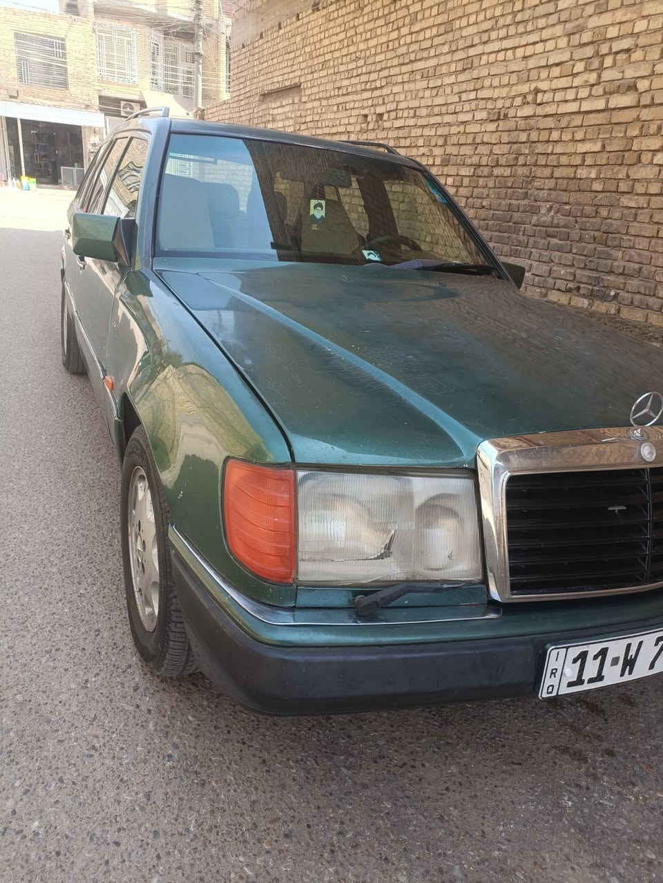 مارسدس دب ستيشن  مديل 90
رقم بغداد دولي بأسمي وشرط التحويل 

الون زيتوني
  مكينه وكير بطه 2500 ديلكو اكسن بلاد خفيف 140 رون 2.5 
سياره  كشنات جلد كهرباء 
الكشن الخلفي منفصل 
 اربعه جام كهرباء 
ستيرن كهرباء 
تبريد شغال 
غرفتها حلوه بطاين البيبان 
 زنون شمسي اصلي 
كهربائيات كلها شغاله عدا الفتحه 

سياره مصبوغه عام  وجارده القماره والبنيد
وليحم بقاعده الدبل وتايرات نص عمر  
مسويلها ادامه كامله قايش تايمن وقايش مكينه ومنظومه الماي واتربم وراديتر وزوج ضاغطات  وماي زيتي اصلي ومنظومه بانزين جديده 

السعر 41 وبيها مجال 
موجوده بالعماره  ***********
