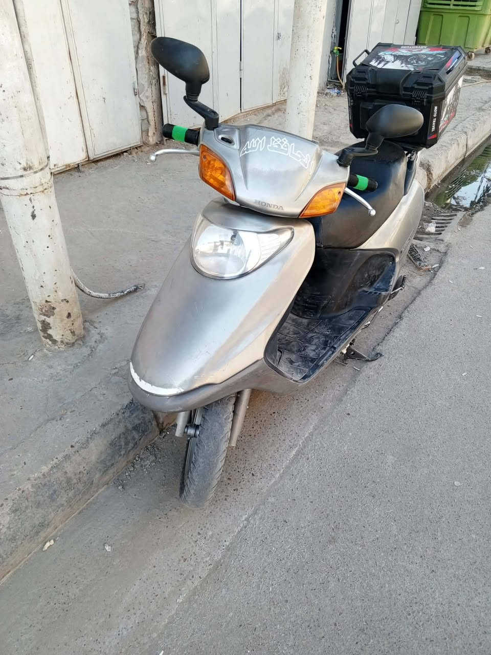 دراجه سبيسي ياباني مكينه ما مفتوحه كفرات بلاديه بس بيها دخانه سعر 450 بيها مجال ***********

