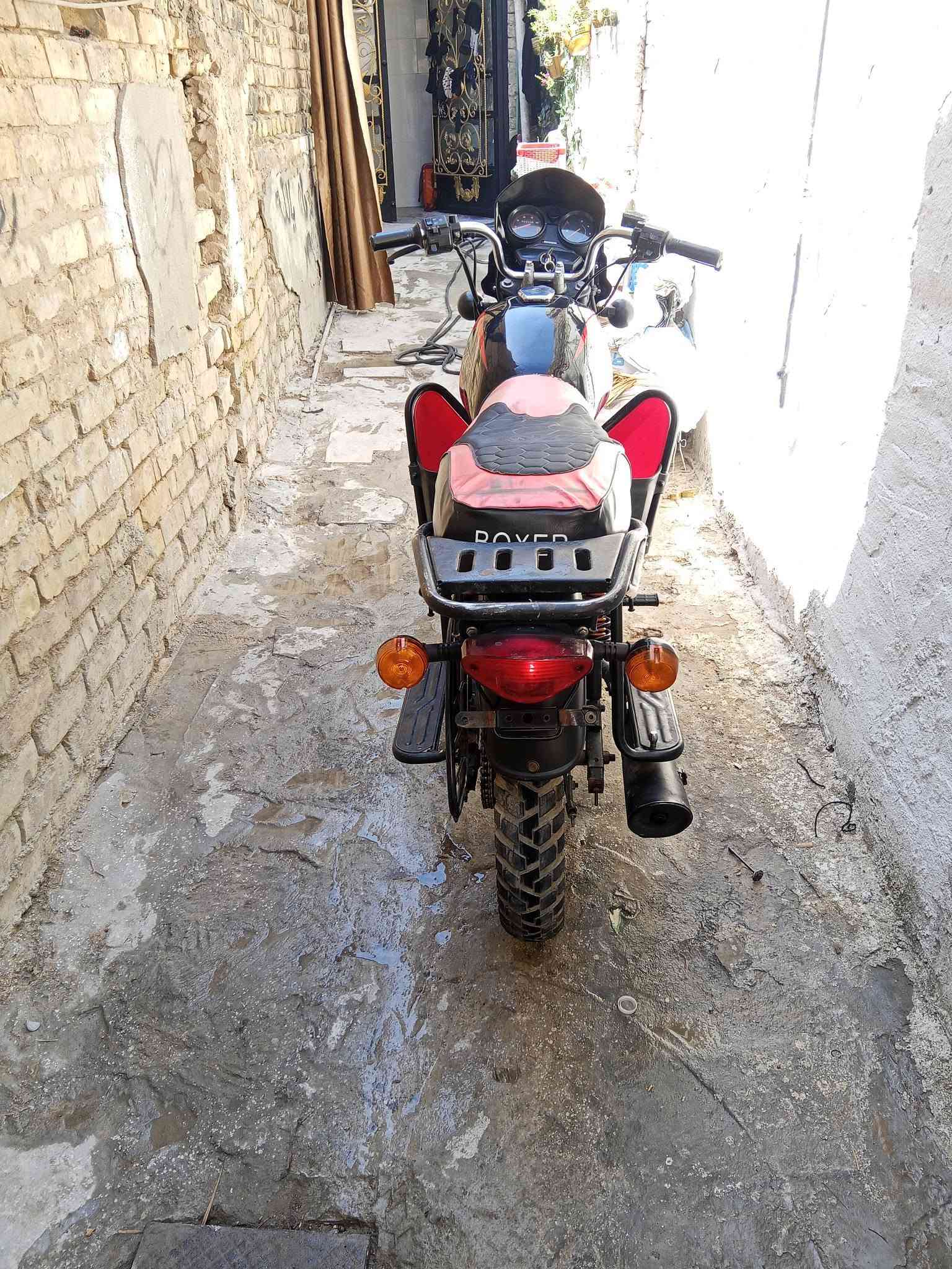 سلام عليكم
دراجه بوكسر جديده شوفت عينكم سعره 850 
وبيه مجال العنوان بغداد الاسكان ***********
