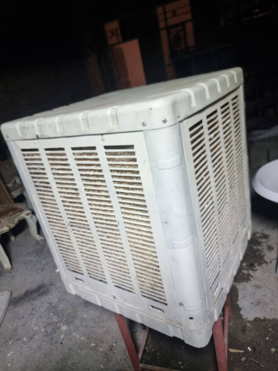 مبرده الونا حجم كبير 2 ونص 
شغاله ماطور اصلي سرعتين 
كامله بدون نقص عنوان بغداد الشعب للاتصال او واتساب 
***********
