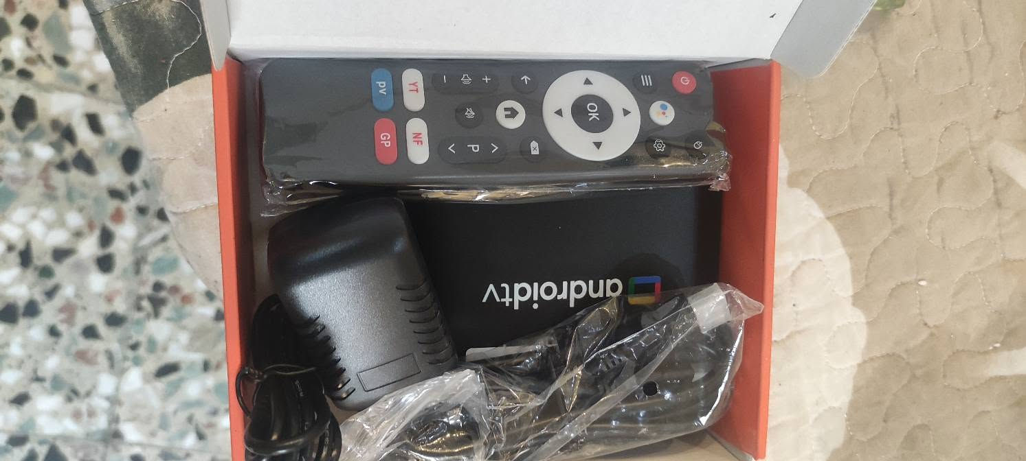 سلام عليكم جهاز H96 Max M3 TV Stick RK3528، يعمل بنظام Android 13، يدعم ذاكرة 2 جيجابايت/16 جيجابايت، وواي فاي 6، وبلوتوث 5.0، ويدعم دقة 4K بمعدل 60 إطارًا في الثانية وتقنية HDR كبس غير مستخدم سعر 40
