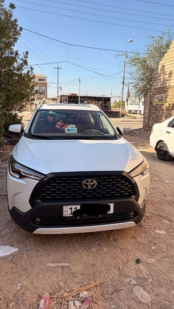 كورولا كروس  – الشكل الخليجي، فول مواصفات، علامة زرقاء !تجميع صيني

موديل،2024 | رقم بغداد ا مع كراسي داخل احمر واسود كهرباء 

✅ محرك 2000 سي سي – 4 سلندر هايبرد (صنع في اليابان)

✅ دفع أمامي + ناقل حركة CVT

✅ جنوط قياس 17 إنش

✅ دخول وتشغيل بصمة

✅ تحكم كهربائي كامل بالنوافذ

✅ 4مقاعد جلد

✅ تبريد أمامي وخلفي

✅ فتحة سقف (سلايد)

✅ نظام مراقبة ضغط الإطارات TPMS

✅ نظام رادار أمامي ومثبت سرعة

✅ حساس امامي خلفي

✅ بلوجكترا السياره فول واحد على واحد

• نظام تحذير التصادم الأمامي

• نظام التوقف التلقائي

• نظام تحذير الخروج من المسار

• نظام البقاء داخل المسار

✅ نظام ABS

✅ منافذ USB-C

✅جنطه كهرباء 

السعر : 27 مليون وبيها مجال قليل
السيارة باسمي ماخذها من شركة الحلو والسيارة كلها كفالة كشر ، كير ، محرك كلشي بيها بحالة الوكالة

ماشيه 21 الف كيلو 

للاستفسار الاتصال :***********
