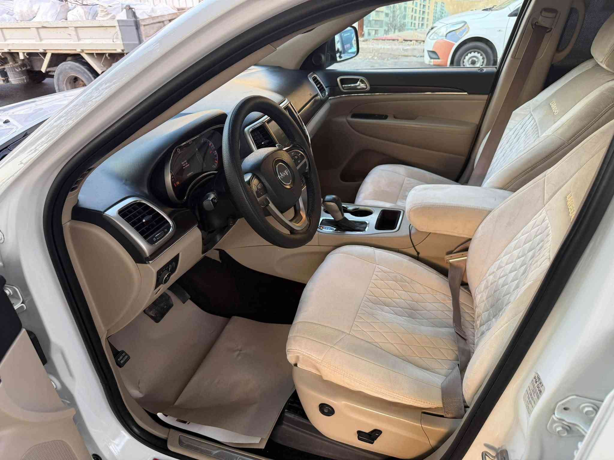 جيب 2017 امريكي limited ب168$ بيها مجال
بغداد باسمي هزة سنوية كلة جديد
فول 
بانوراما 
جلد 
صندوك كهرباء
السيارة جديدة اي نقص مابيها
مسويلها ادامه كاملة دهن كير ودهن مكينة ودبلات وصدر جديد وتبريد وفيتم بم كله جديد
حادث جاملغ وبنيد وهنا اطخطخت ابيعلك حزام بدون دواخل بدون تكم عندي سونار بيها 
محركها بساتم 14 

السعر :168$ بيها مجال
بغداد الدورة ***********
