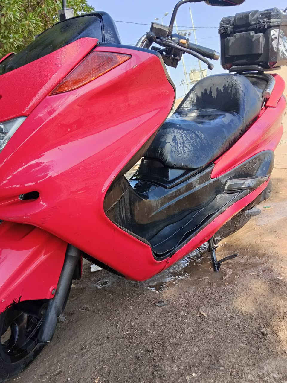 سلام عليكم درجة فورزة جاهزة الدراجة بس محركهة مجفت كهربيات كلهة شغالى السعر 800وبيهة مجال ***********
