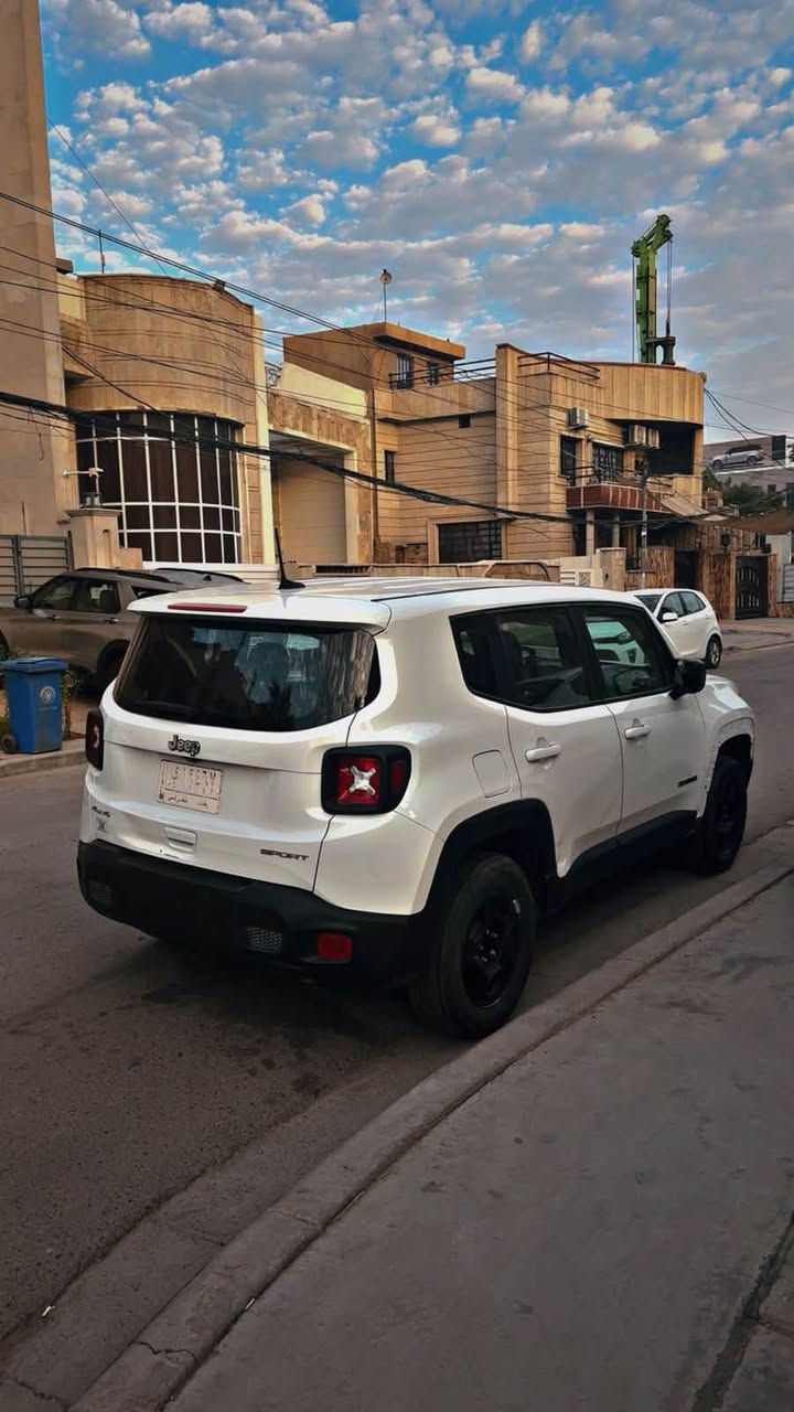 🔥 للبيع | Jeep Renegade Sport 2022 🔥

✅ موديل: 2022
✅ محرك 2.4 لتر
✅ دفع رباعي (4×4)
✅ وارد أمريكي
✅ عداد 90 ألف كم قابل لزياده
✅ الموقع: الناصرية
✅ ، شاشة، كاميرا خلفية، مثبت سرعة، بلوتوث، نظام ECO وTraction Control.

السيارة تم تصليحها تصليح نظيف، والفحص خير دليل، محرك وجير بحالة ممتازة، والسيارة استخدام مرتب وما تحتاج أي مصروف.

📍 الموقع: الناصرية
💰 السعر: 120
📞 للاستفسار والمراسلة على الخاص أو الاتصال.
***********
جيب رينيغيد 2022 نظيفة ومميزة بسعر منافس، والجاد يتفضل.
