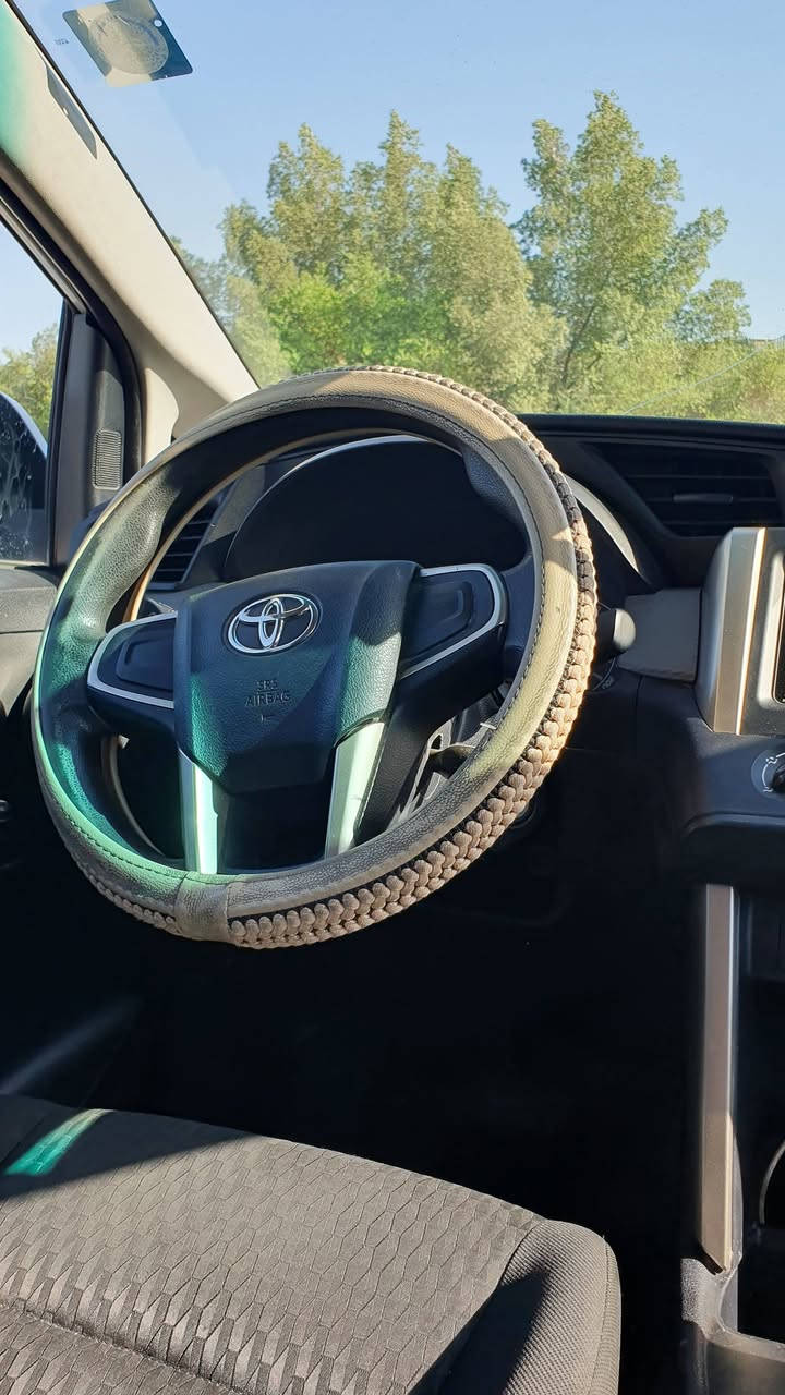 اللهم صلي على محمد وعلى آل محمد 📿
 تيوتا انوفا🇯🇵 toyota innova
موديل :2023 
لون: ابيض مصبوغ عام لان
 السياره تكسي دبي وكل تكسي دبي مصبوغ عام 
ماشيه: 37 الف حقيقي 
مكينه 2700 هايلوكس 
جاملغ سياره خلفي مبدل اليسره
السياره نظيفه مابيها نقص طخم تاير جديد
تبريد ٣ قطع يعني ثلاجة ❄️
سبعه راكب يعني عائلية بامتياز 
السعر : 175 
العنوان 
بغداد للاتصال ***********
