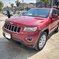 جيب لاريدو ٢٠١٥  بيها بابين وجاملغ خلفي  سياره رقم بغداد بأسمي  السعر ...