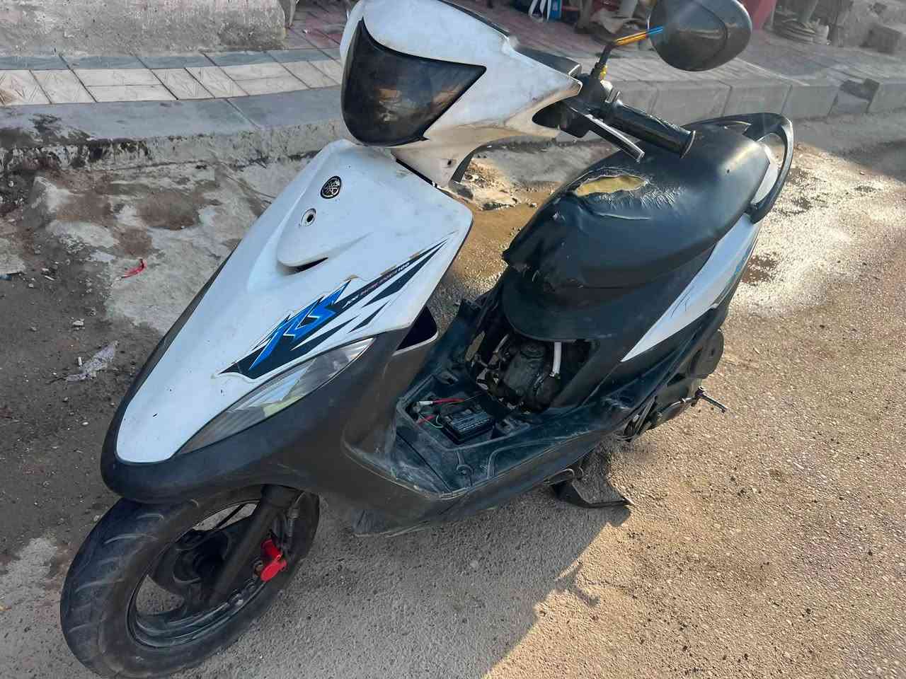 سلام عليكم دراجه ماكس مفتوحه 50 شغاله سلف هندر عوزها ترتيب سعر 250 كوم حديد لا تسألني شبيها مابيها مكان ناصريه مركز ***********
