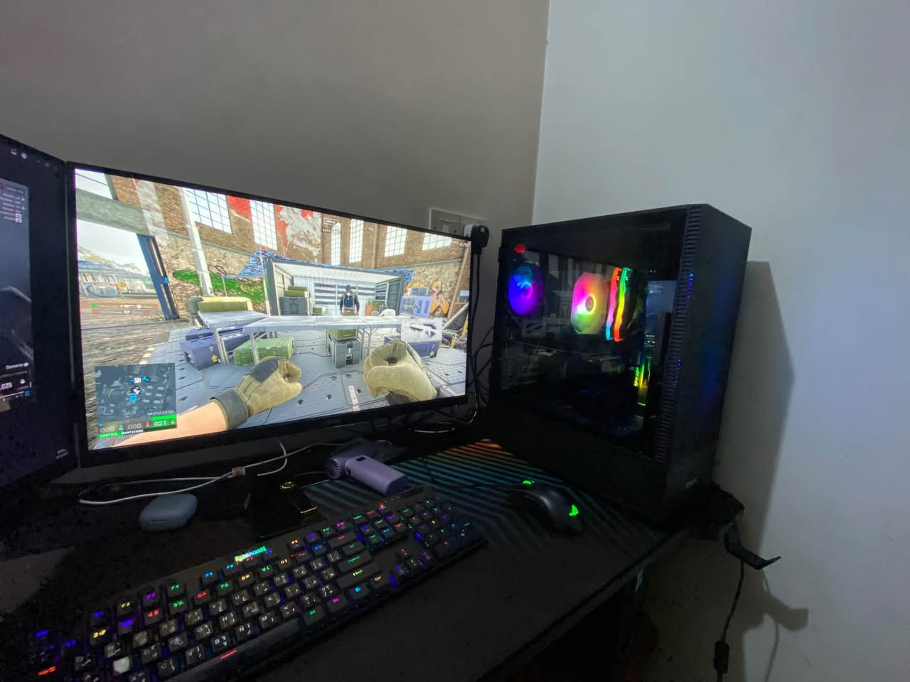 السلام عليكم كيس فقط للبيع
مذر بورد ASUS TUF GAMING B760-PLUS WIFI
معالج INTEL CPU CI5-14400F TRAY
كرت الشاشة: RTX 3060 Ti 8GB
رامات   T-FORCE RAM 32GB 600O RGB DDR5
لهارد:  2T  Samsung Gen4 M.2 
 بور سبلاي FSP PSU 800W BRONZE HP2
مبرد هوائي  THERMAL RIGHT ASSASSIAN KING 120
كيس  ANTEC CASE NX410
السعر 1700 وبي مجال
 رقمي ***********
متواجد فيس واتساب وتصال
