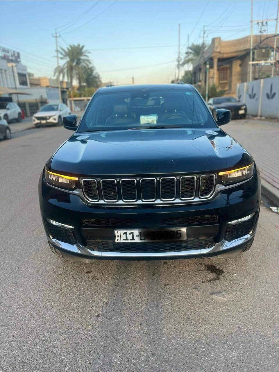 ‏ jeep Grand Cherokee Laredo L Black Top 2023
.
المواصفات الأساسية:
 • الموديل: Jeep Grand Cherokee• 
 • السنة: 2023
 • المحرك: V6 سعة 3.6 لتر
. ‎ 
*حادث بدون قطرة صبغ  وبدون اي قطعه تبديل فقط دعامية وضارب الحاسس مال ايرباك وطاگ الايرباك دشبول ودرگه گير ومكينه خير من الله الدشبول صافي متصرف عليهة اي دينار جاهزة من كلشي صدر مكفول امامي وخلفي 
*ممشه53 فقط 
*فتحة سقف
*مرقم بغداد بأسمي هزتهة مساقطه
 *7 راكب VIP منفصل
*شفتات سرعه
 *جنطه كهرباء
*رادارات مانع تصادم 
*اوتو ستوب خروج عن المسار 
*تشغيل عن بعد 
*تدفئه  مقاعد امامي خلفي مع المقود 
*تبريد 3 قطع
*شاشه كبيره لمس 
‌‎* رادارات جانبيه خلفيه 
‌‎* تحذير الخروج عن المسار 
‌‎* تحذير النقطة عمياء  .
‌‎* نظام تحذير عند التقاطعات.  
‌‎* المصابيح الأمامية LED.
‌‎* كشافات الضباب LED. 
‌‎* دخول ذكي. 
‌‎* بصمة  للدخول الذكي. 
‌‎* حساسات خلفية. 
* شحن لاسلكي
مكاني بغداد  تفاصيل اكثر متواجد خاص  بيع او مرواس حسب القناعه
رقمي ***********
*********** 
واتساب  فقط ⬇️
***********
