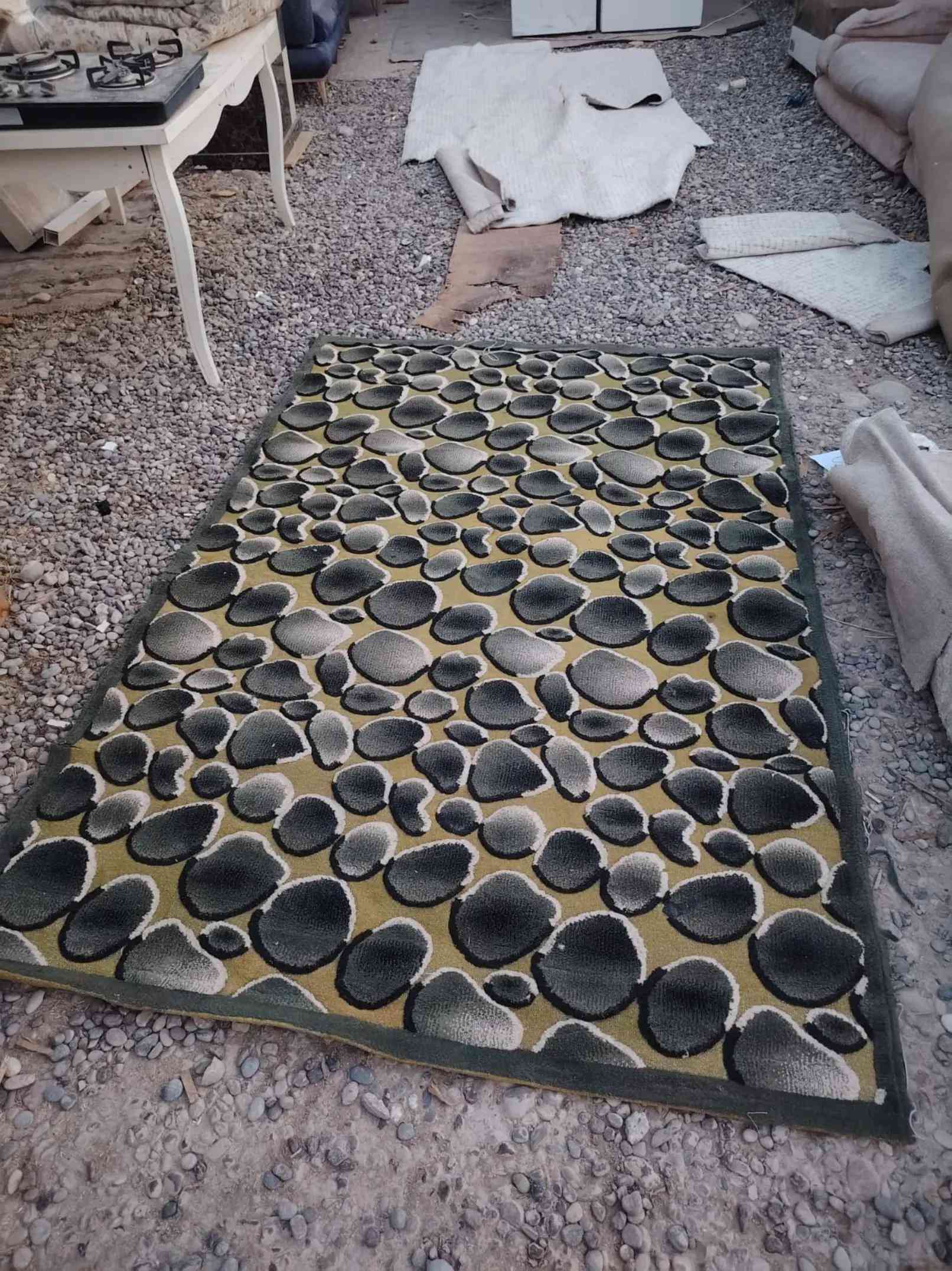 بضاعة اليوم الجمعه تابعوا البث اسعار  فلس ونص معرض البركه فرع الحله  العنوان بابل سدة الهندية منطقة المهناوية  ***********

نص مكتوب في الصور:
- 4+3
- 5 و نص + 4
- 6+30و3
- 3 ونص + 5