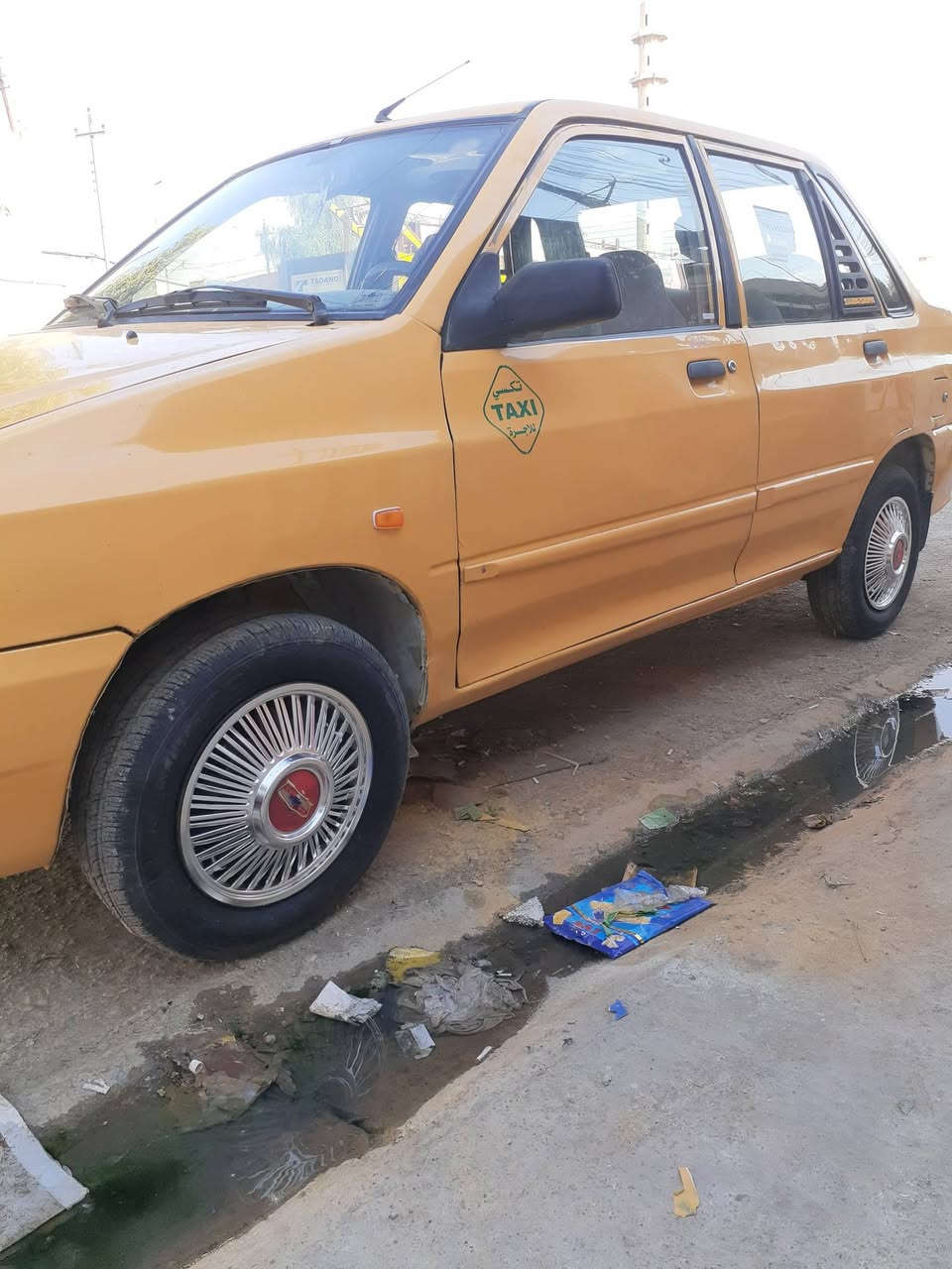 سلام عليكم سياره جاهزه للبيع كفاله عامه محرك وكير وتايرات شرط الفحص بيه صبغ فقط دوير فراشه جدا نضيفه تحويل فقط تحويل فقط مصفره من غرامات وهيئة للستفسار اتصل  ***********بس اتصال السعر 22 وتحياتي للجميع
