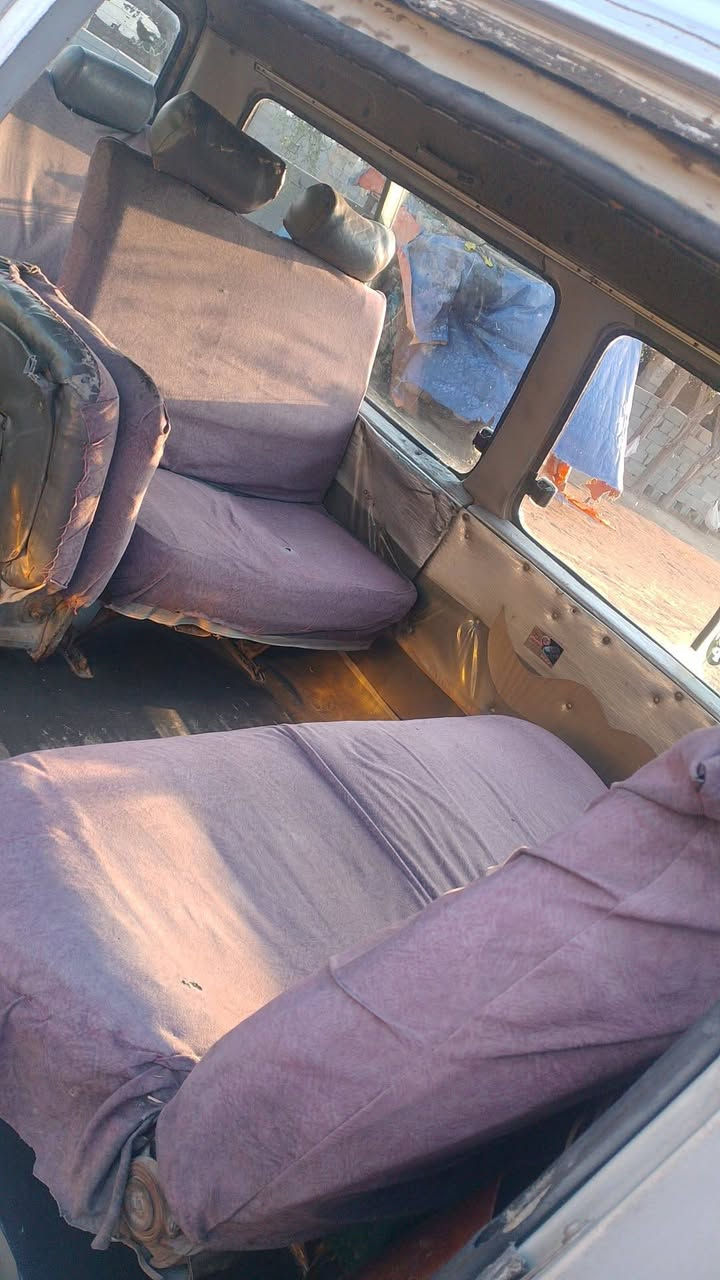 السلام عليكم كيه بسته موديل 94 كير وامحرك واكسل مكفولات باتري جديد تخم تايرات رقم بغداد سنويه صاقطه بشهر الواحد بل26 مكان بغداد سعر 37 وبيه مجال ***********
