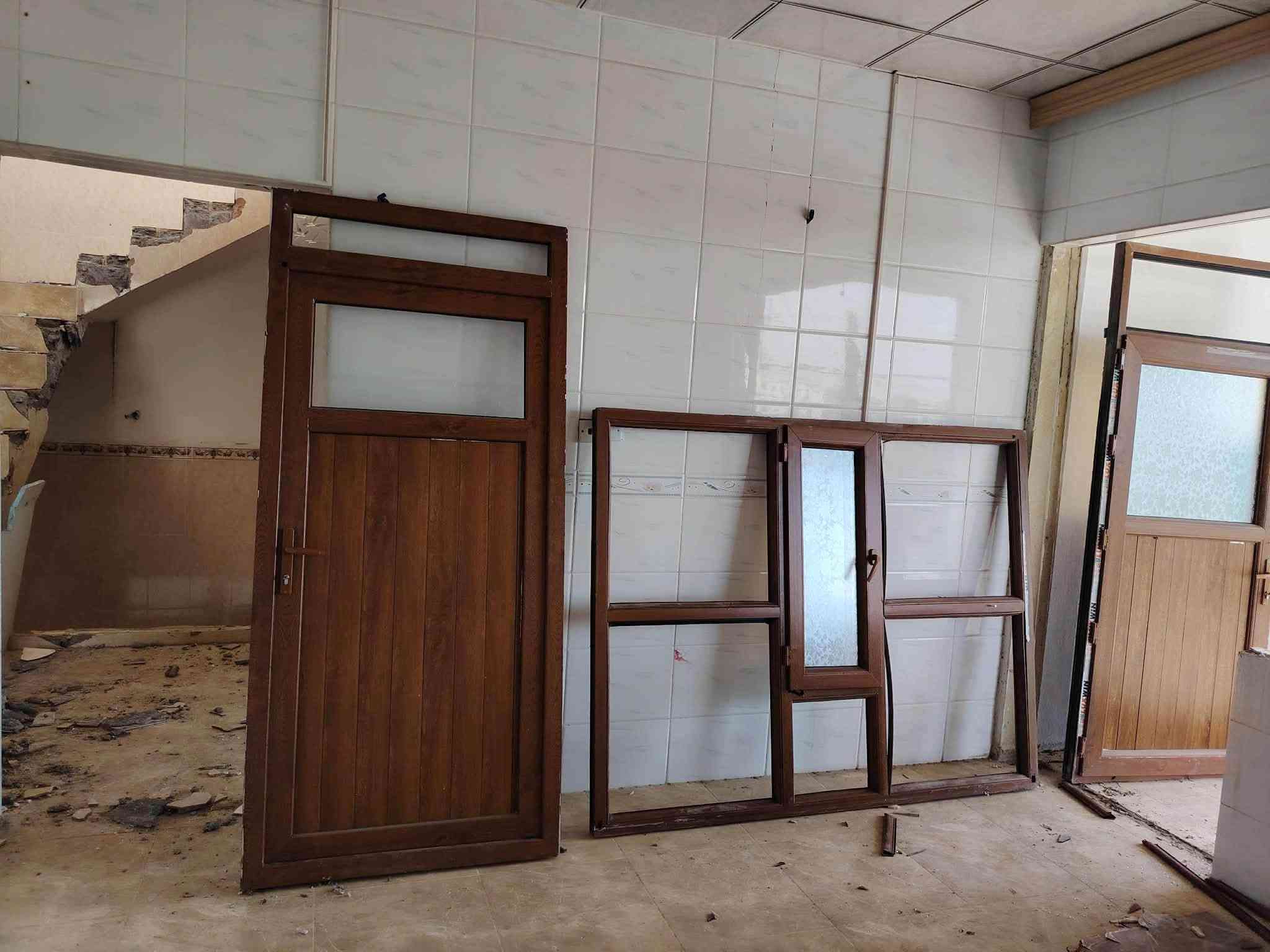 متاح ابواب للبيع و شبابيك
غير متواجد ع فيس للاستفسار اتصل
***********
