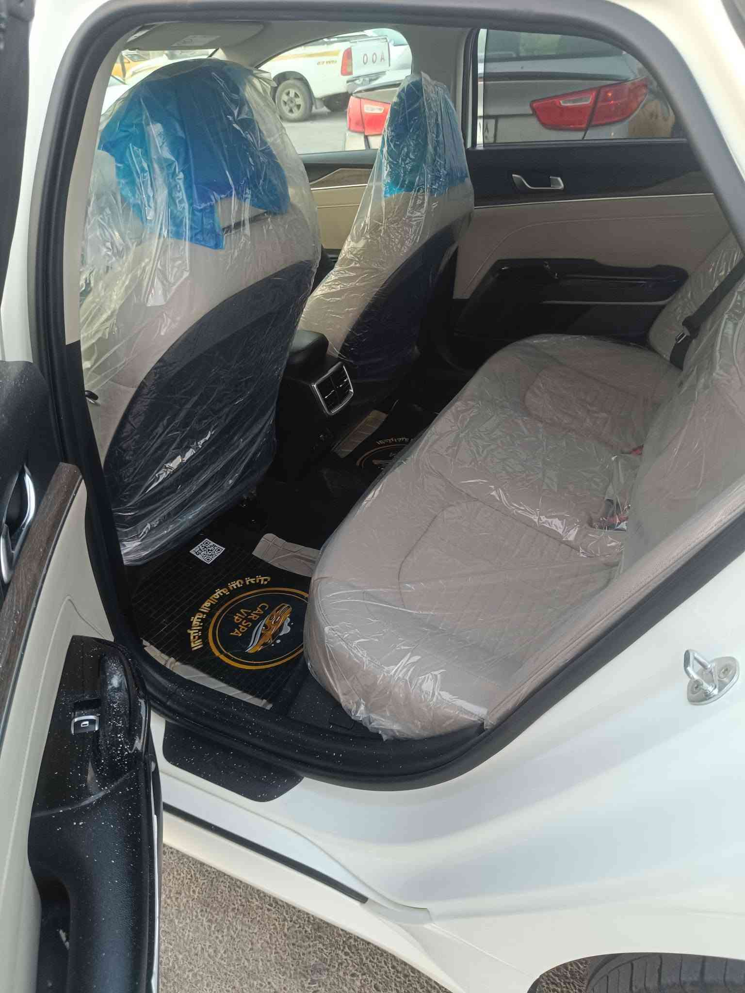السلام عليكم k5 2021 فول مواصفات كفاله عامه استخدام شخصي ✅
مواصفات محرك 2000دوش تبريد قطعتين 
بصمه تشغيل عن بعد شاشه كاميرا خلفيه حساسات امامي خلفي لد امامي خلفي تبريد لمس تحكم ستيرت ويل كروم حجم 17 بردات خلفيه أصل عدسه زنون مثبت سرعه  تحويل ثاني يوم بأسمي للاستفسار اكثر ه‍. *********** مكان ناصريه اذا مو شراي لاتنتصل
