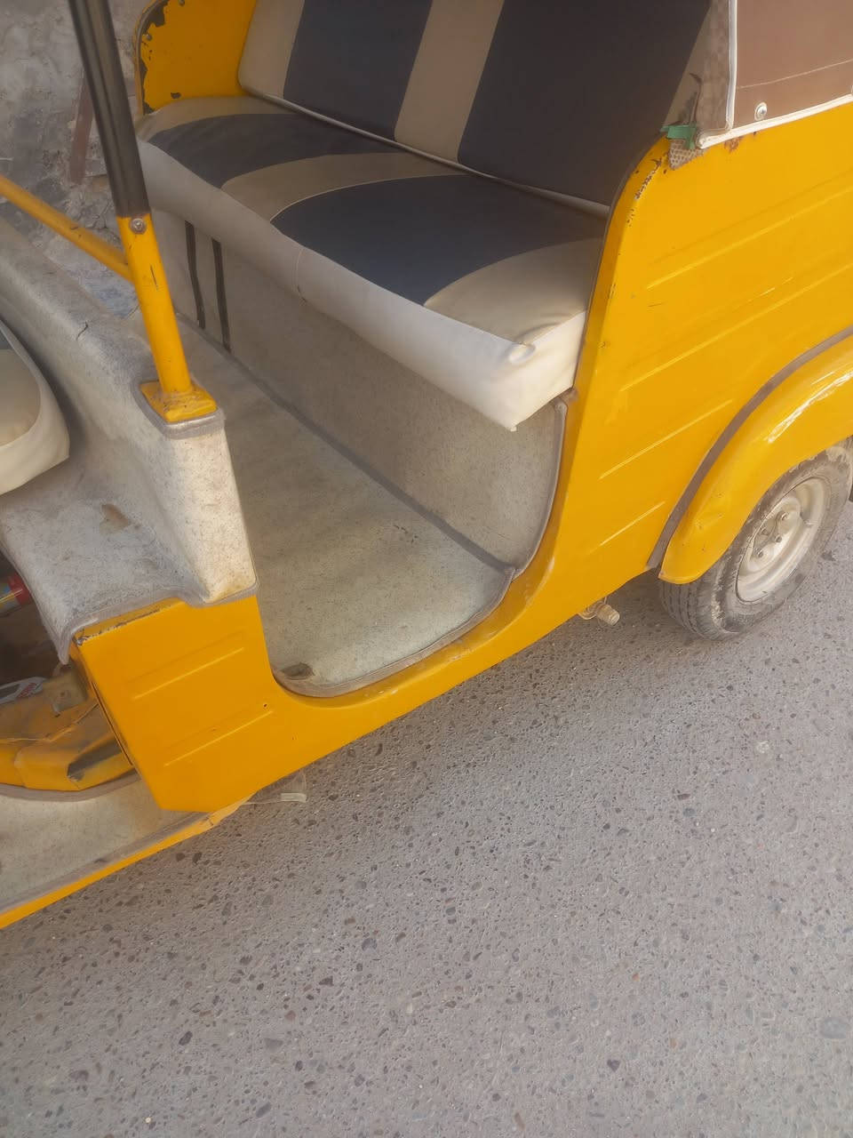السلام عليكم تكتك موديل ١٨ شهر ١٢رقم وسنويه انكليزي بسمي كامله بس دوس
مصبوغه جاهزه من كلشي ***********
