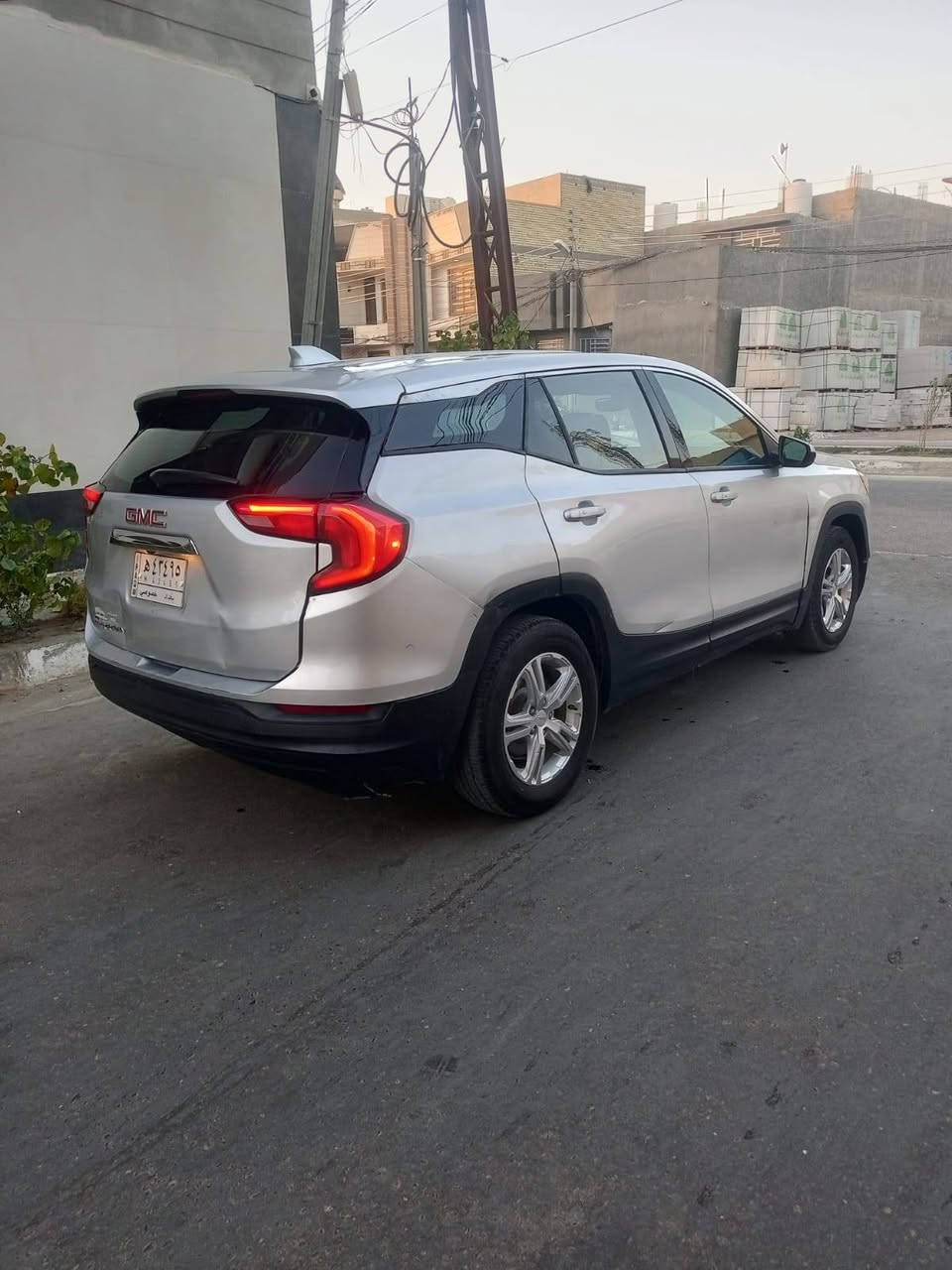 تيران GMC  موديل 2018   ابيع نقد وترهم قسط
سياره مجفيه جفيه قليله  سياره جاهزه كل نقص مابيه
السعر  ١٠٥    وبلقسط حسب لأتفاق مقدمه زينه  اتصل وتدلل
عنوان كربلاء  ***********
للعلم انه مشتري سياج طايح عليه انه ابيعلك مجفيه
