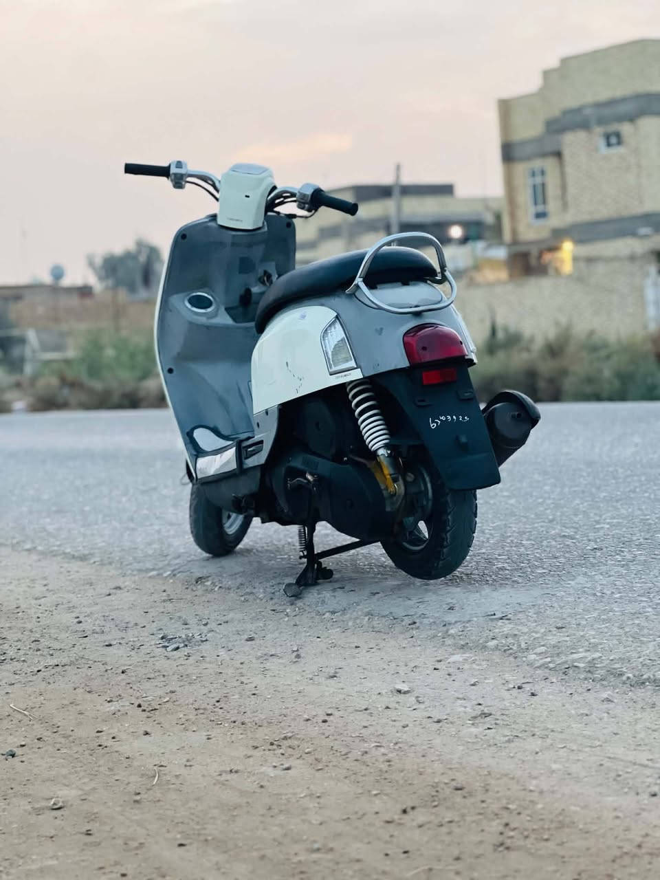 بوليس • حليبي • ٢٠٠٨