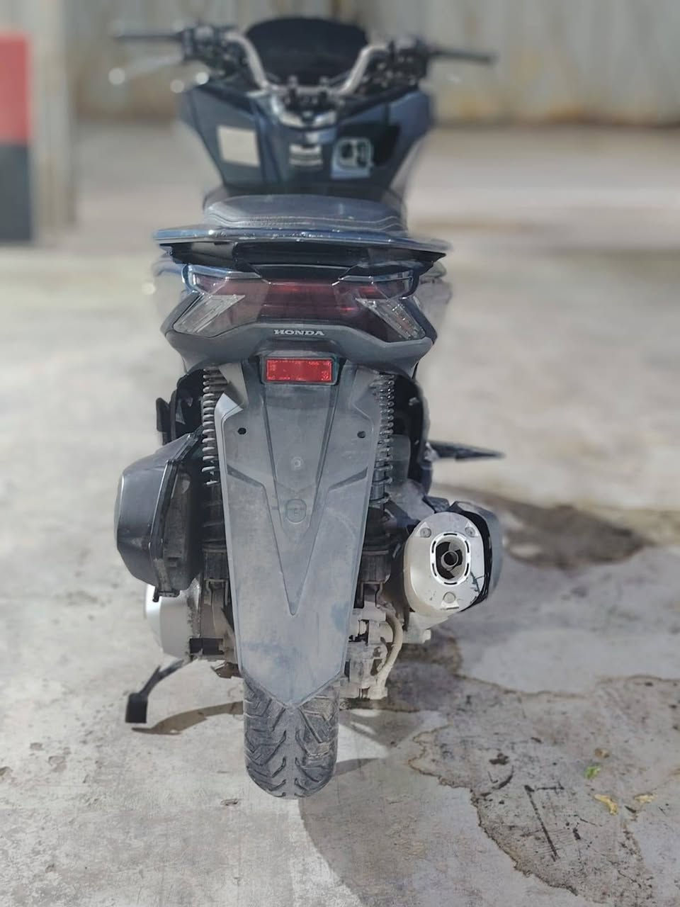 السلام عليكم
Pcx  جيل الرابع
السعر 15$
الدراجه مابيضه ضرر 
الدراجه نضيفه 
مكاني الحسينيه 
***********
