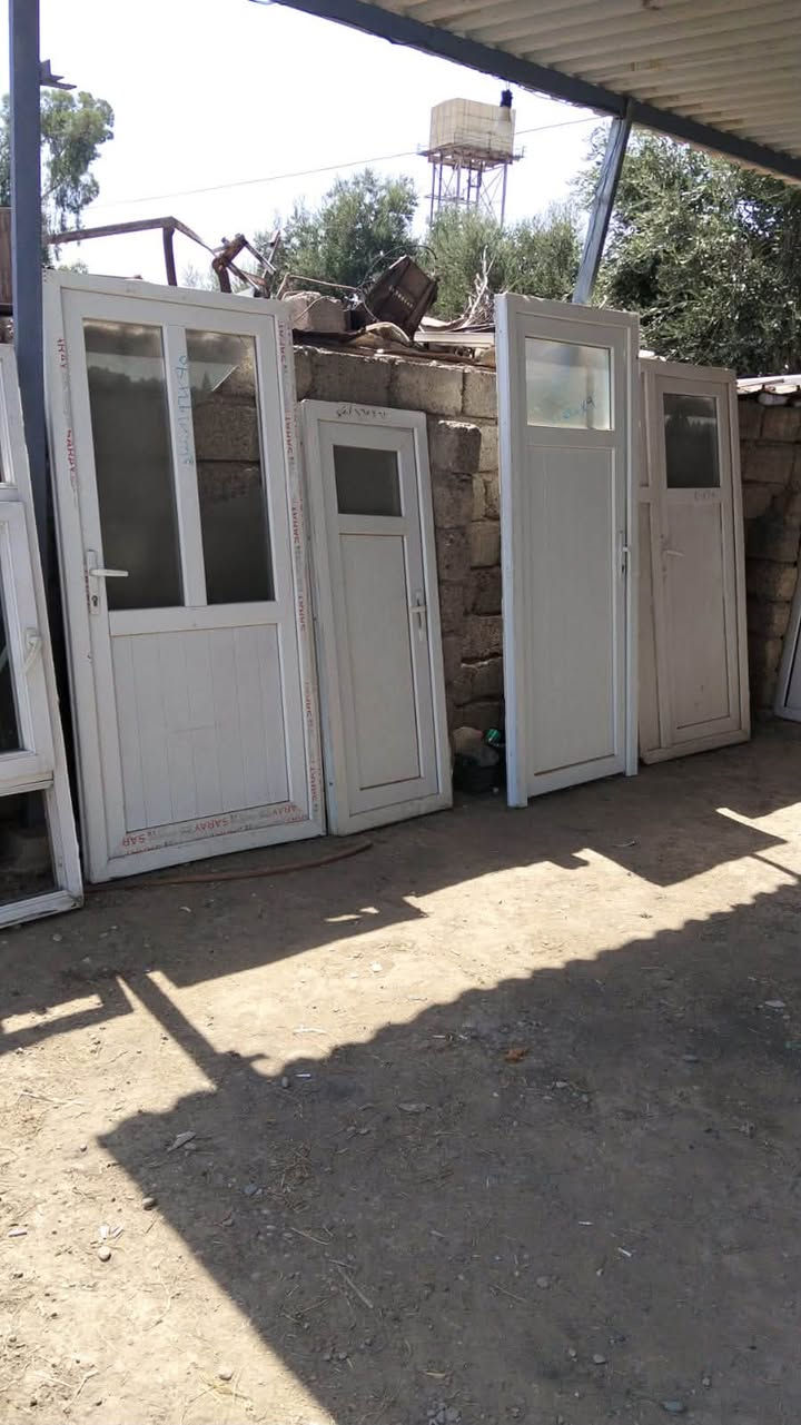 متوفر ايضاً ابواب وشبابيك باحجام وانواع مختلف ( بلاستيك - حديد- ابواب احواش كبيره ) 

+ محجل درج

الموقع ناحية النمرود - قرية العدلة 
للاستفسار الاتصال على الرقم 
***********
‏(غير متواجد على الفيس)
