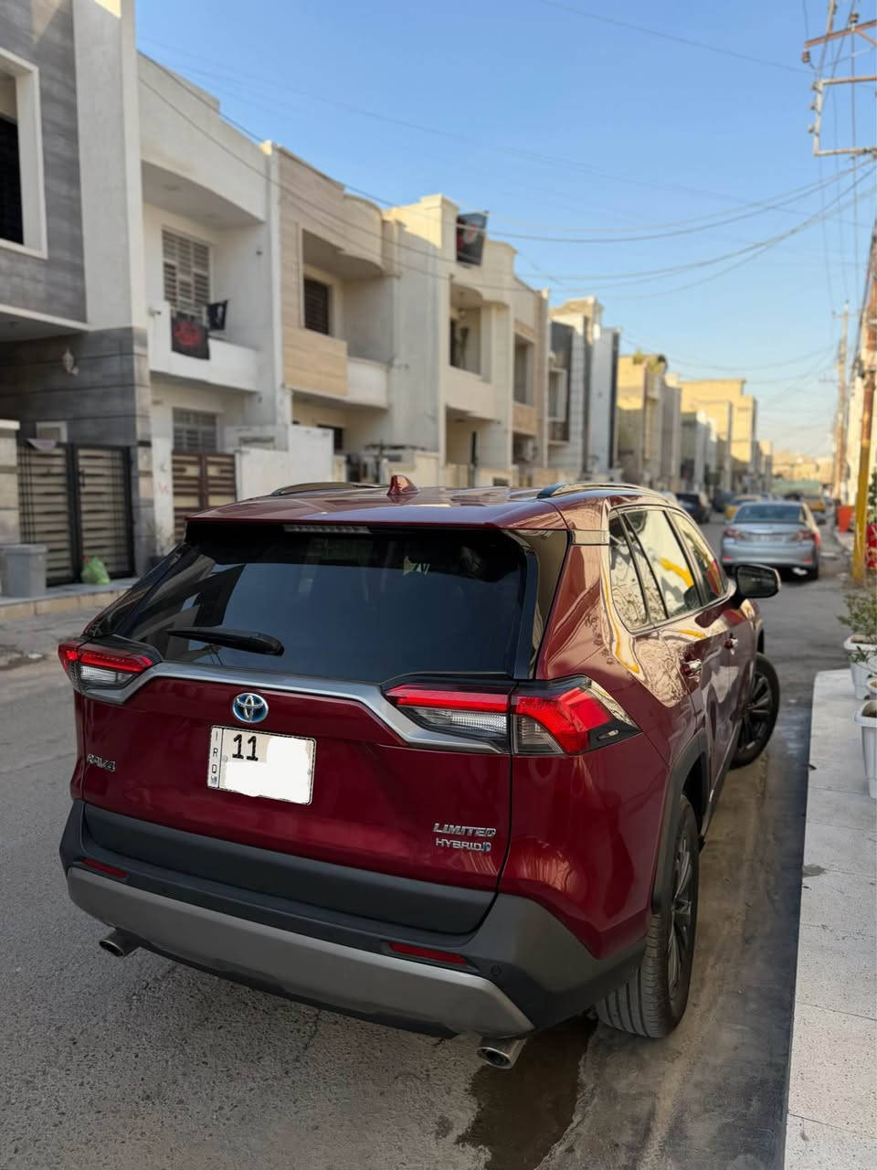 للبيع راف فور 2022 لمتد 
هايبرد
فول مواصفات 1/1 كفالة عامة فقط بارد بالجاملغ جدا بسيط 

اعلى فئة فتحة سلايد وشاشة كبيرة كشنات جلد وكهرباء وتبريد وتدفئة 
رقم بغداد بأسمي تحويل مباشر
ماشيه ٤١ ميل فقط
سيارة جاهزة على وضع الشركة بدون اي نقص 
السعر 230 وبيهه مجال
العنوان زيونة 
الاتصال على الرقم يوجد واتساب 
*********** بغداد, العراق
