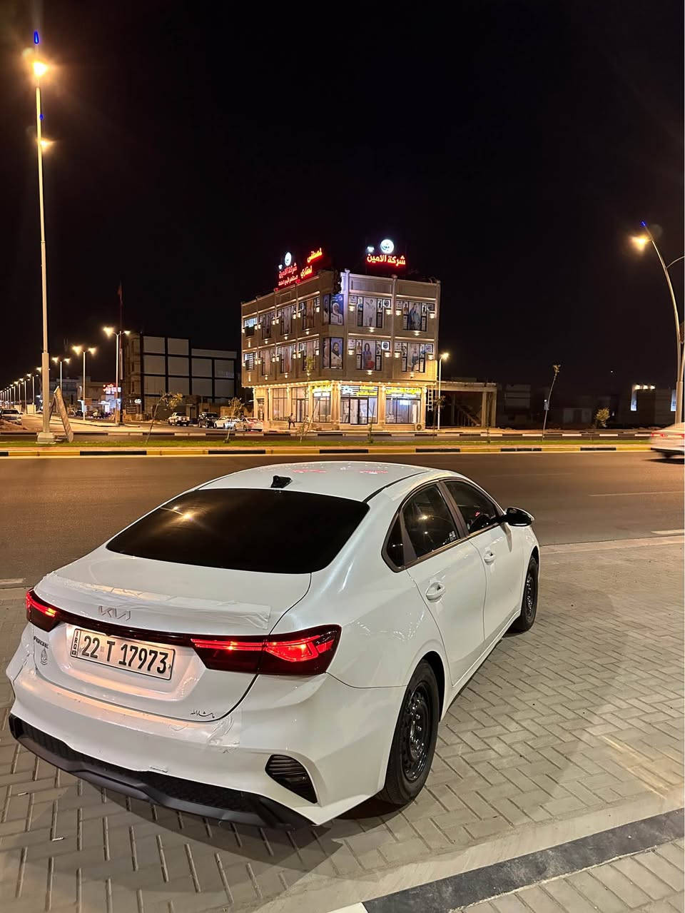 سلام عليكم فورتي 2023 رقم اربيل تحويل او وكاله 
محرك 2000 دوش 
وراد امريكي كفاله عامه ماعدا شبر بارد فقط 
ماشيه 74 
مواصفات رادار امامي وتحديد مسار وقيادة ذاتيه 
عليها منظومة غاز 
السعر 148 وبي مجال بسيط مكاني البصره 
*********** البصرة, العراق
