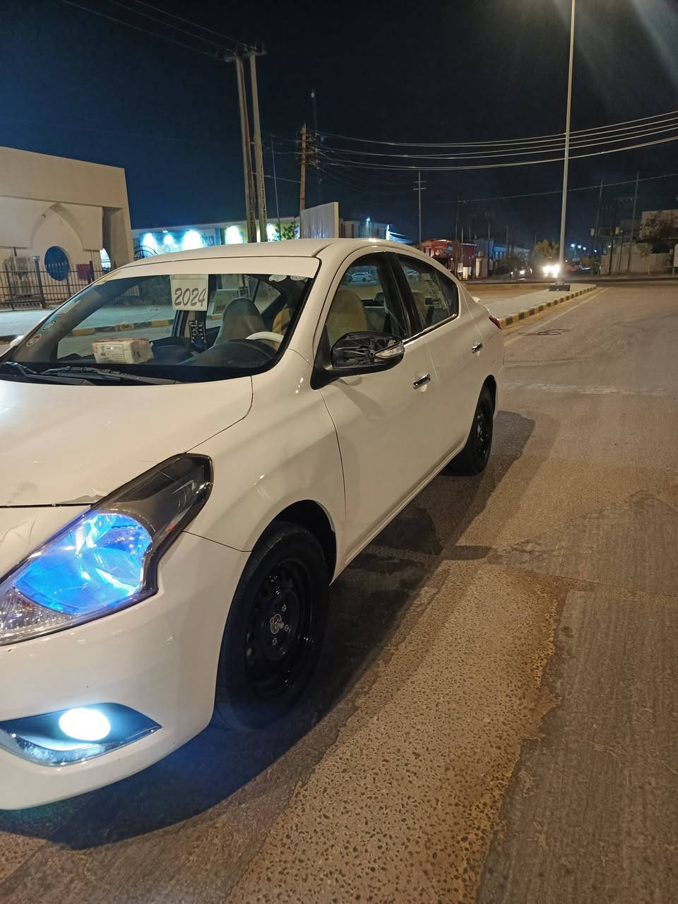 سلام عليكم 
نيسان صني 
موديل 24
السيارة كفاله 
من الصبغ 
ول تبديل 
فقط بيها 
بارد قليل 
كير مكينه 
تبريد قطعتين 
حداديه كله 
مكفول رقم اربيل 
وكله تحويل جاهز 
السعر 108 بيه مجال 
السيارة بل نجف 
***********
