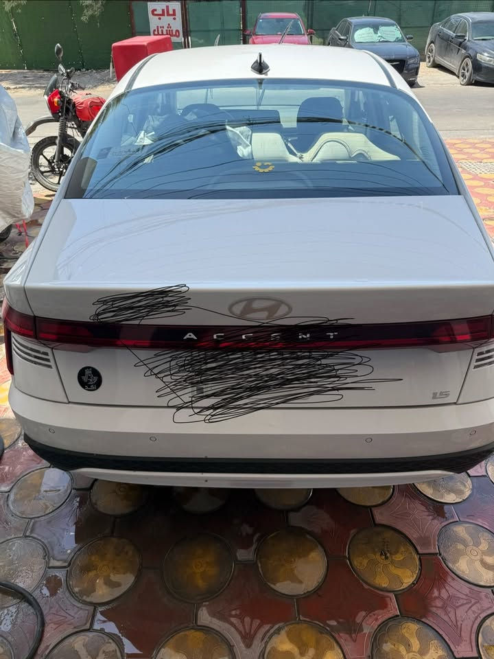 اكسنت موديل 2024
خليجي ماخذيها زيرو 
مكفوله 
بيها طخات خفيفه بالجهه اليمنه 
ماشيه 33 الف 
فول موصافات 
التواصل على الواتساب 
رقم مميز 
***********
