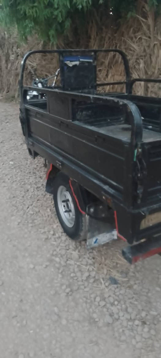 ستوته للبيع
الموديل 22 اوراق اصوليه  
السعر 1500
وبيه مجال 
كامله  من كلشي 
محل التواجد اديالى سراجق 
***********
