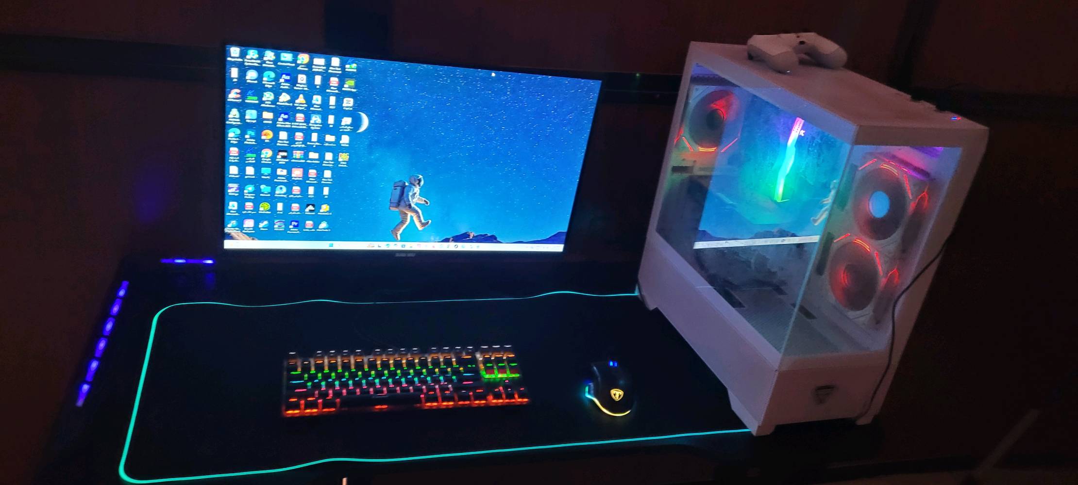 تجميعة كاملة للبيع
Ryzen 5 5500
B450M
RTX 3060 12GB 2Fan
RAM 16GB (2×8) 3600MHz RGB T-Force
M.2 NVMe 512GB
PSU 650W 80+ Bronze
Case 3Fan RGB
Black Wolf BW-27-FHD | شاشة ألعاب فلات 27 بوصة بتقنية IPS ومعدل تحديث 165Hz
تجميعة كامله للبيع