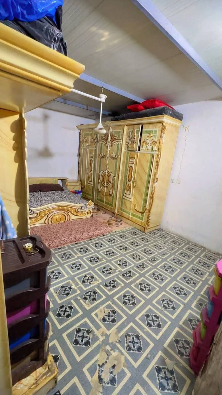 السلام عليكم بيت تجاوز للبيع كفاءت السيدية كامل خدمات ماي /مجاري /كهرباء /على تبليط السعر 20 وبي مجال ***********
