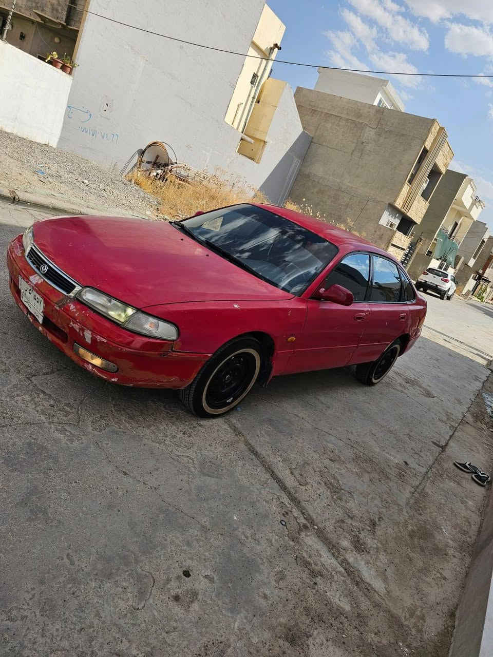 السلام و عليكم 
إخوان مازدا 626 
موديل 1994
سياره نظيفه كلش بس ينردلها صبغ إلا كعدتها كلش حلوه داخلها كلش نضيفه
و انطيك هيا شرط مكفوله من مكينه لي كير من طخمها الأمامي و الخلفي
باتريها جديد استرنها ماااي تايرتها أجداد 
و بيها تبريد ثلج 
و انطيك هيا شرط التحويل 
عنوان السياره موصل جانب الأيسر 
رقم الموبايل/***********
***********
سعرها ٤٥ و بيها مجال
