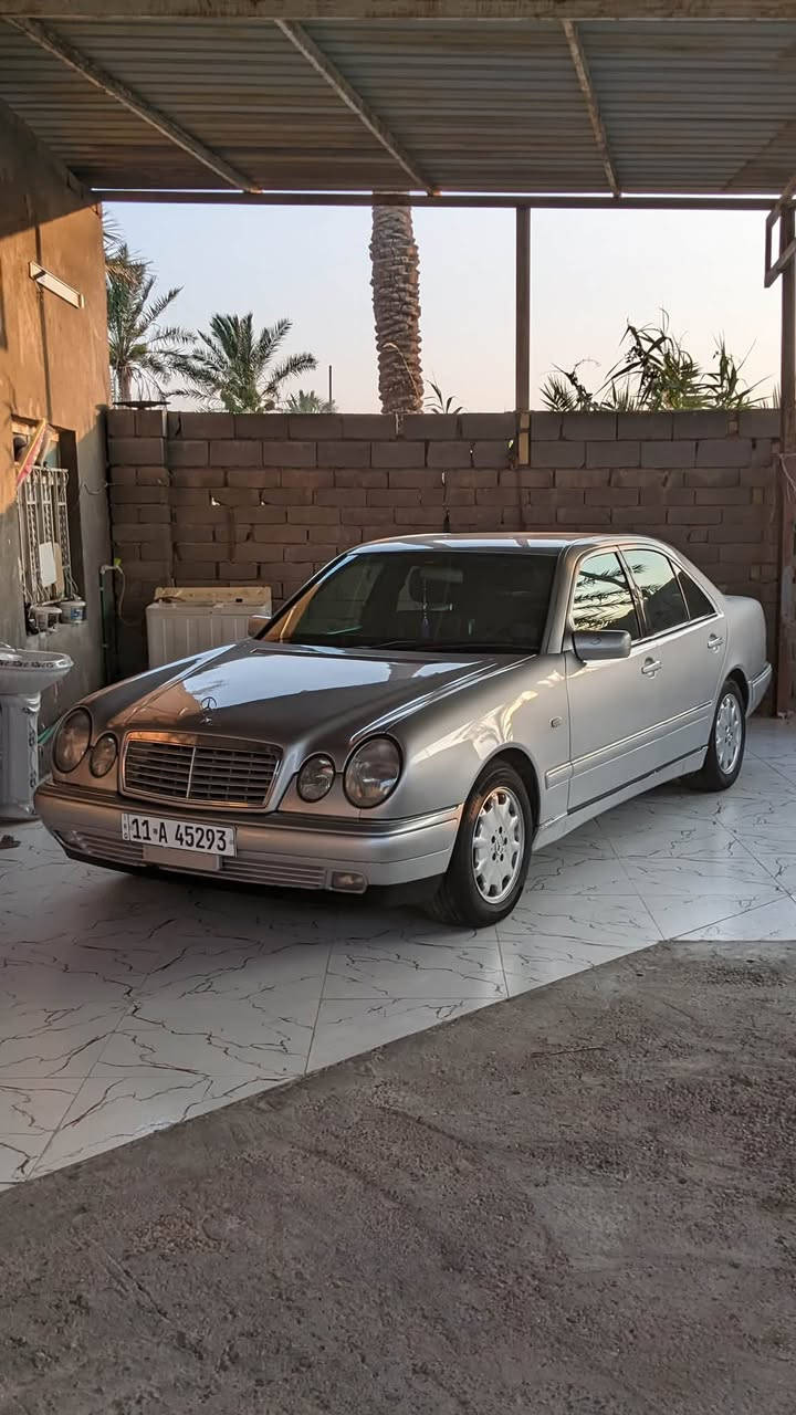 السلام عليكم مارسدس ام عيون موديل 96 للبيع السيآره صبغ عام للجماليه بدون ضربه محرك خراطيم 6 كير D4 السيآره باسمي رقم بغداد مشروع وطني السياره فول مواصفات كشتات جلد كهرباء غرفتها جديده تبريد ثلج مكانها البصره بني منصور السعر95  رقم ***********
