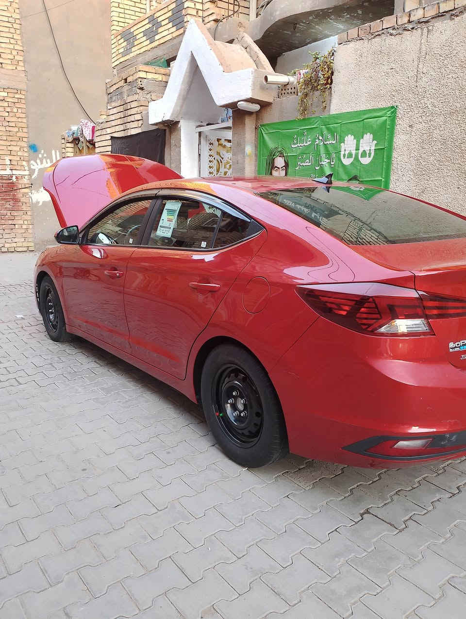 النترا للبيع موديل 19 سياره بسمي سنويه جديده هزه جديده 31 سياره جاهزة ماشية76 سياره نص فول عنوان الشعب حي اور  رقم ***********
السعر 120 بيهة مجال

