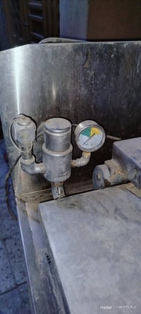 للبيع و للعلم شغال متروك صار فتره  العنوان بغداد  07808606059