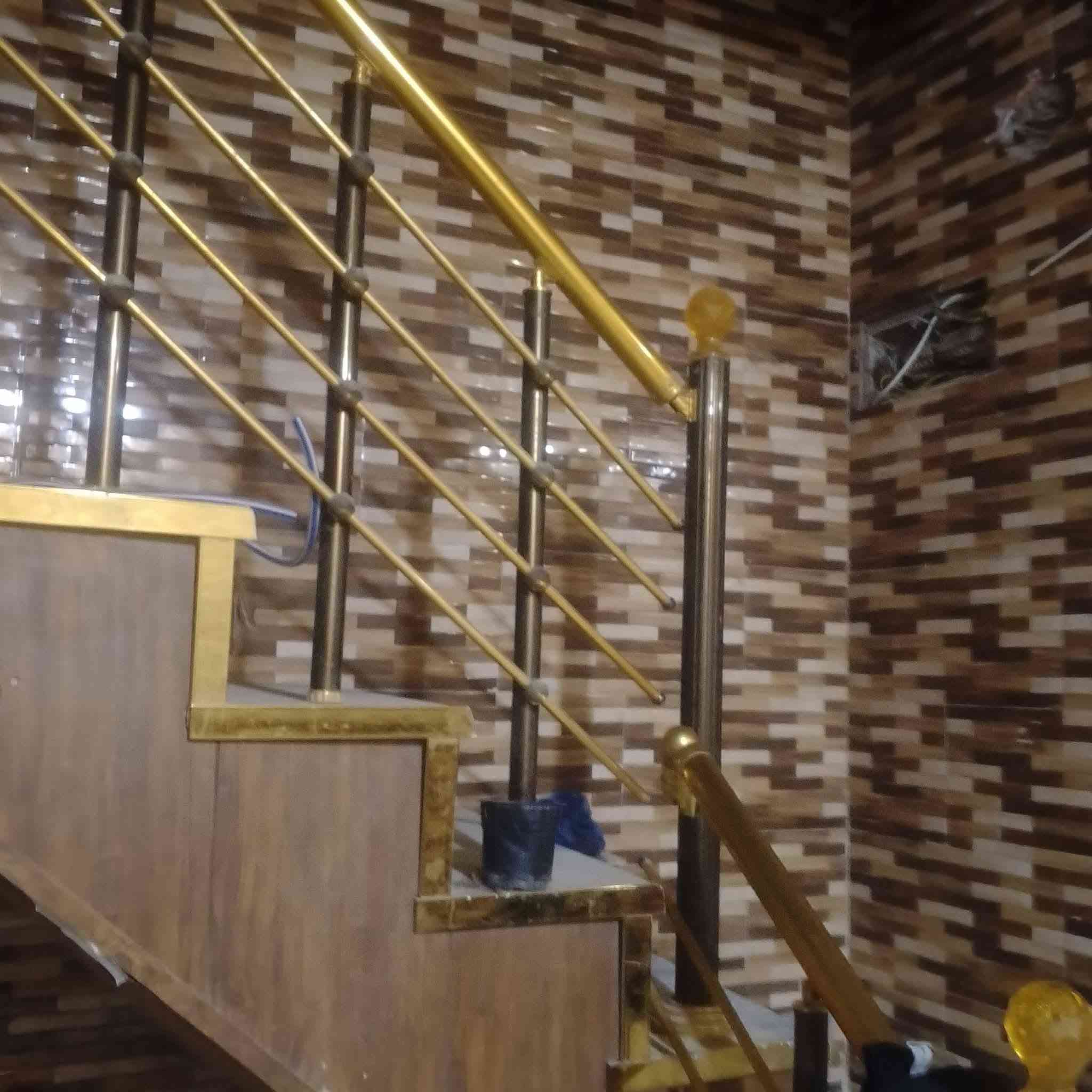 بيت رهين بل نداء 100مترسعر الرهن 13مقابل مول بغداد شارع المجمعات غرفه وصاله ومطبخ وصحيات وستقبال ***********
