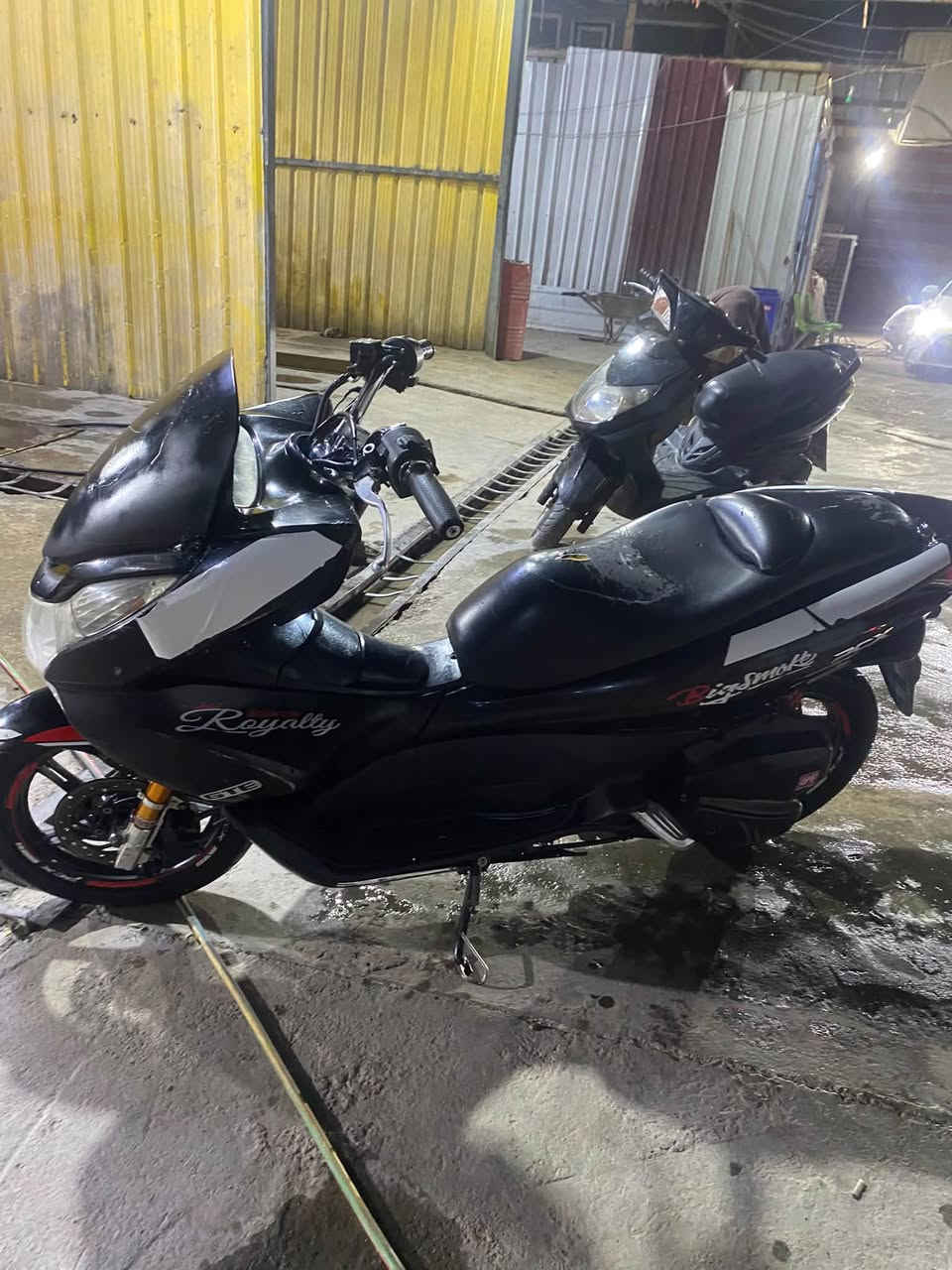 السلام وعليكم pcx الجيل الاول ياباني مكينه بل جيس ستاند حساس حساس زدحام تدفه يدات رايده ب٩٥٠ وبيه مجال قليل مكاني الجزيره السياحيه *********** بس واتس بي
