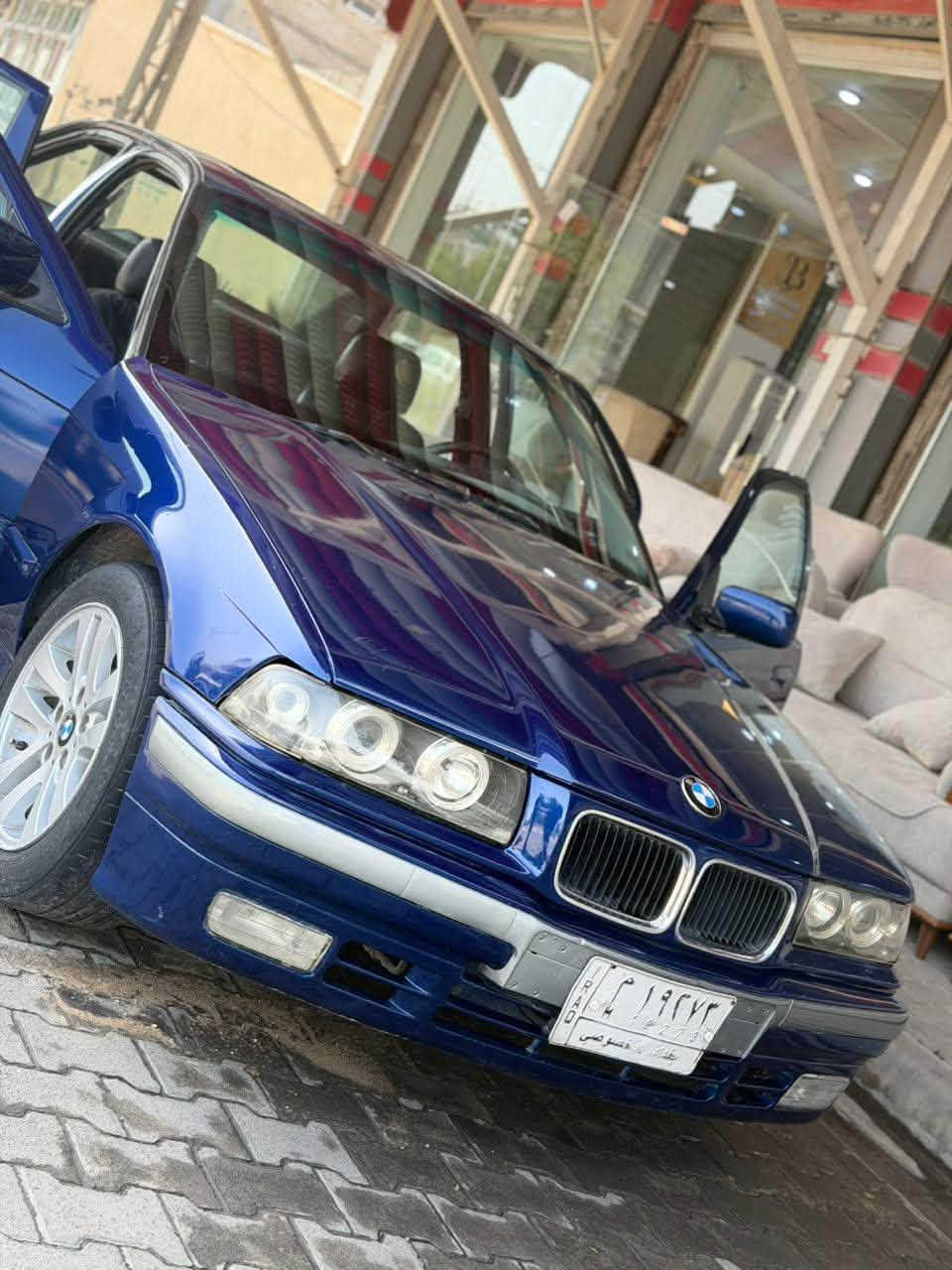 السلام عليكم
بي ام 318 صقر 
4 سلندر 
كير عادي 
موديل 93
مكينه كير خير من الله جدد 
مصبوغه عام جماليه بدون ضربه 
تحويل ثاني يوم
رقم بغداد
مكاني نجف 
السعر 35$
***********

***********
